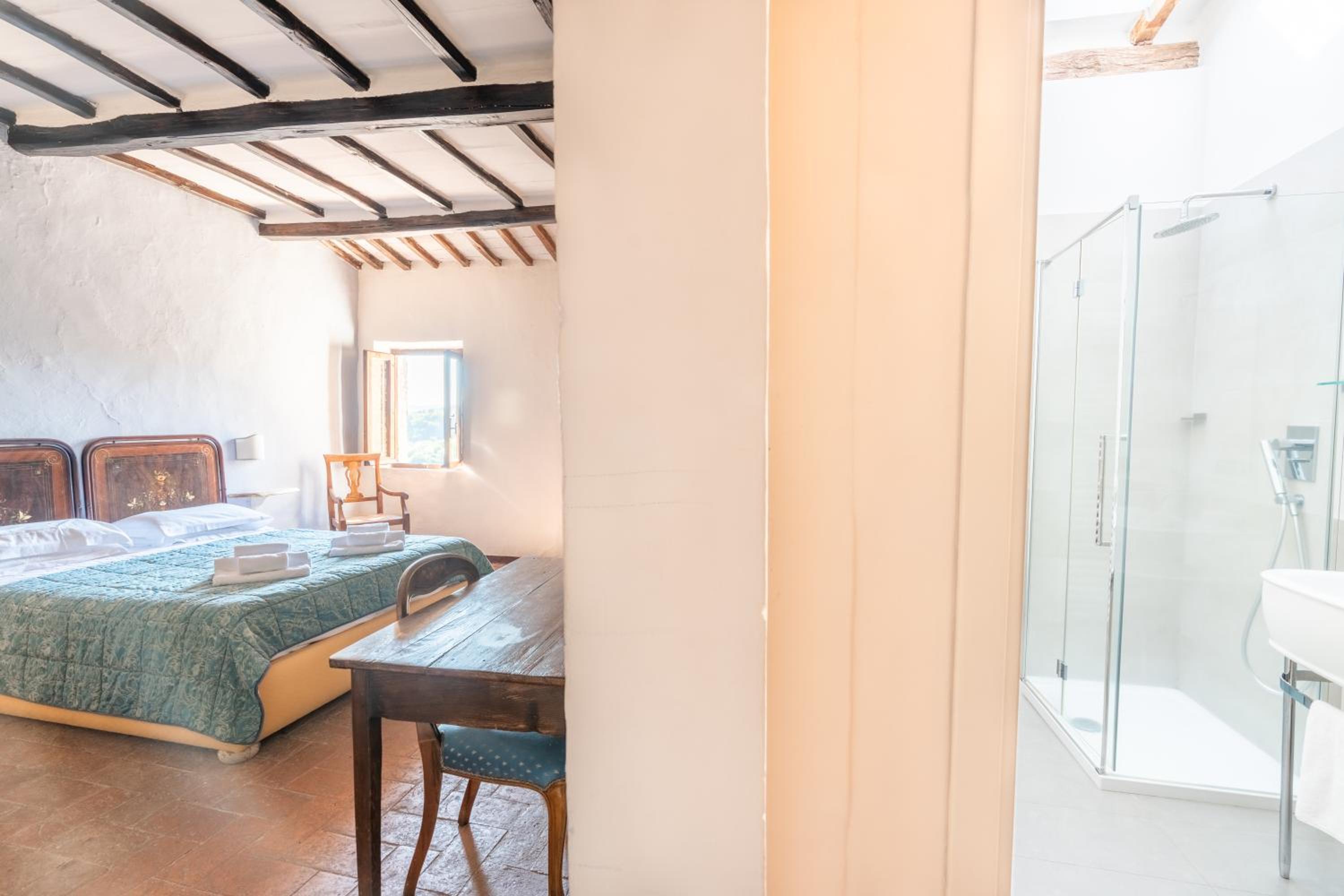 Triple Room - Photo 16
