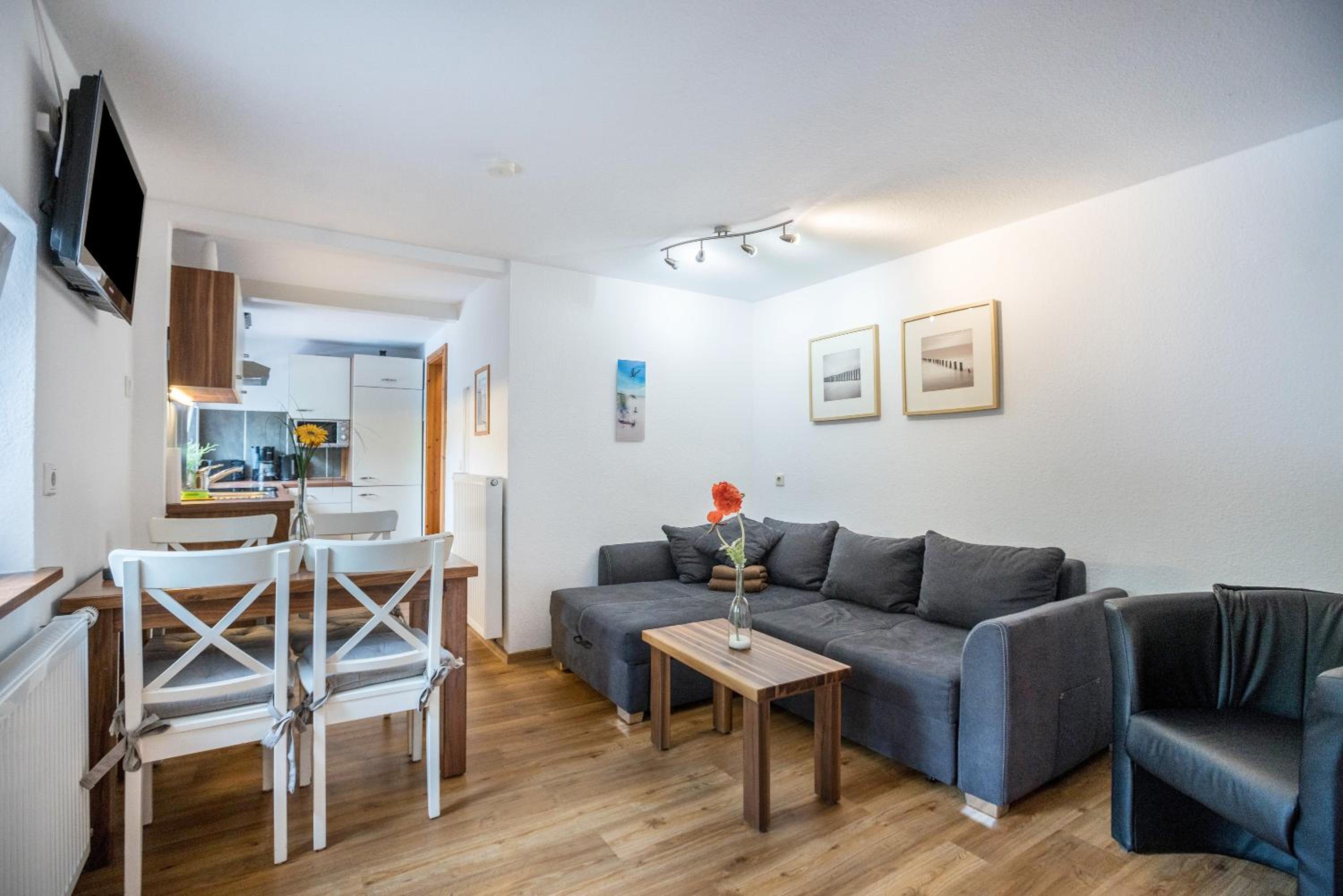 Two-Bedroom Deluxe Apartment with Garden View photo 1