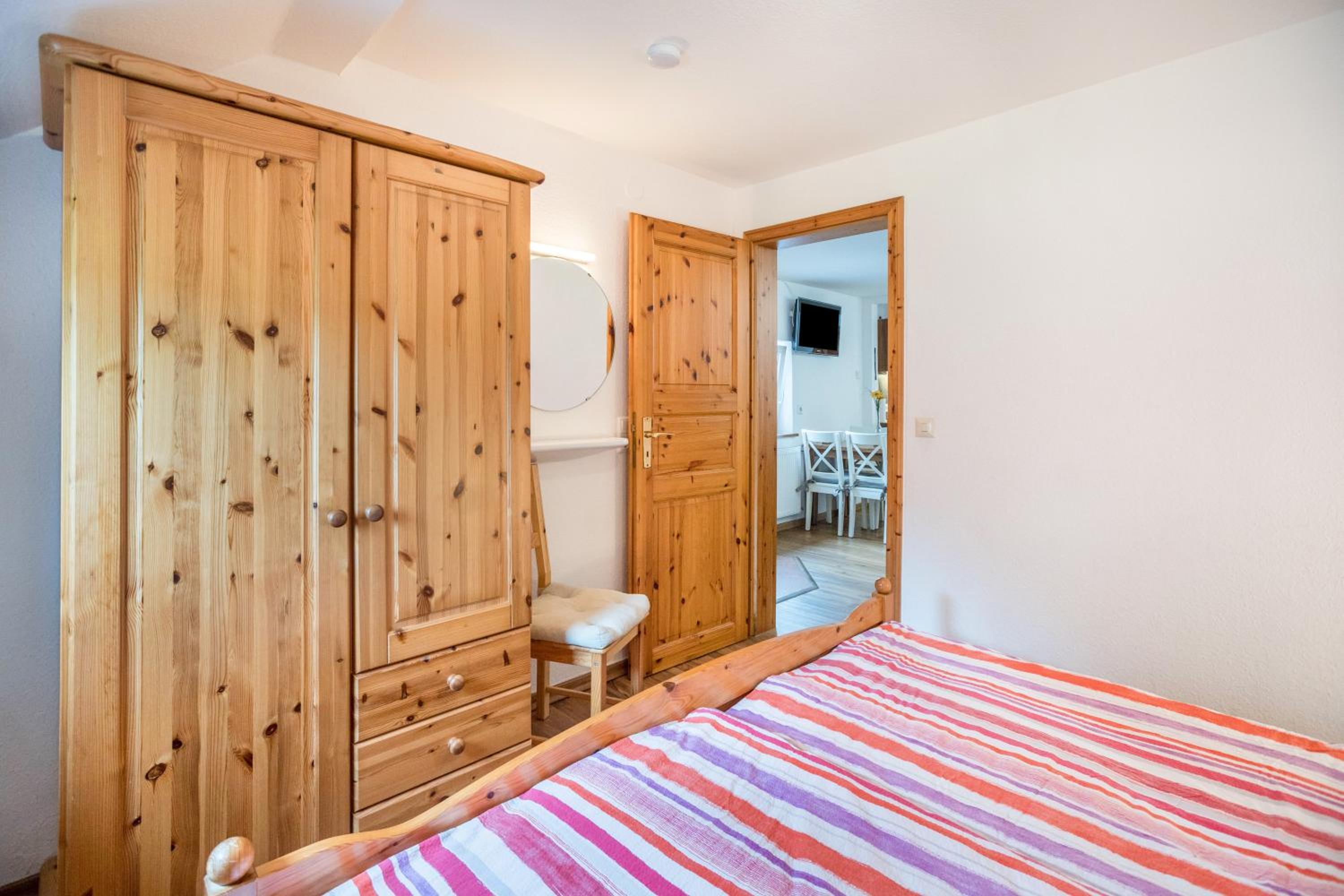Two-Bedroom Deluxe Apartment with Garden View photo 3