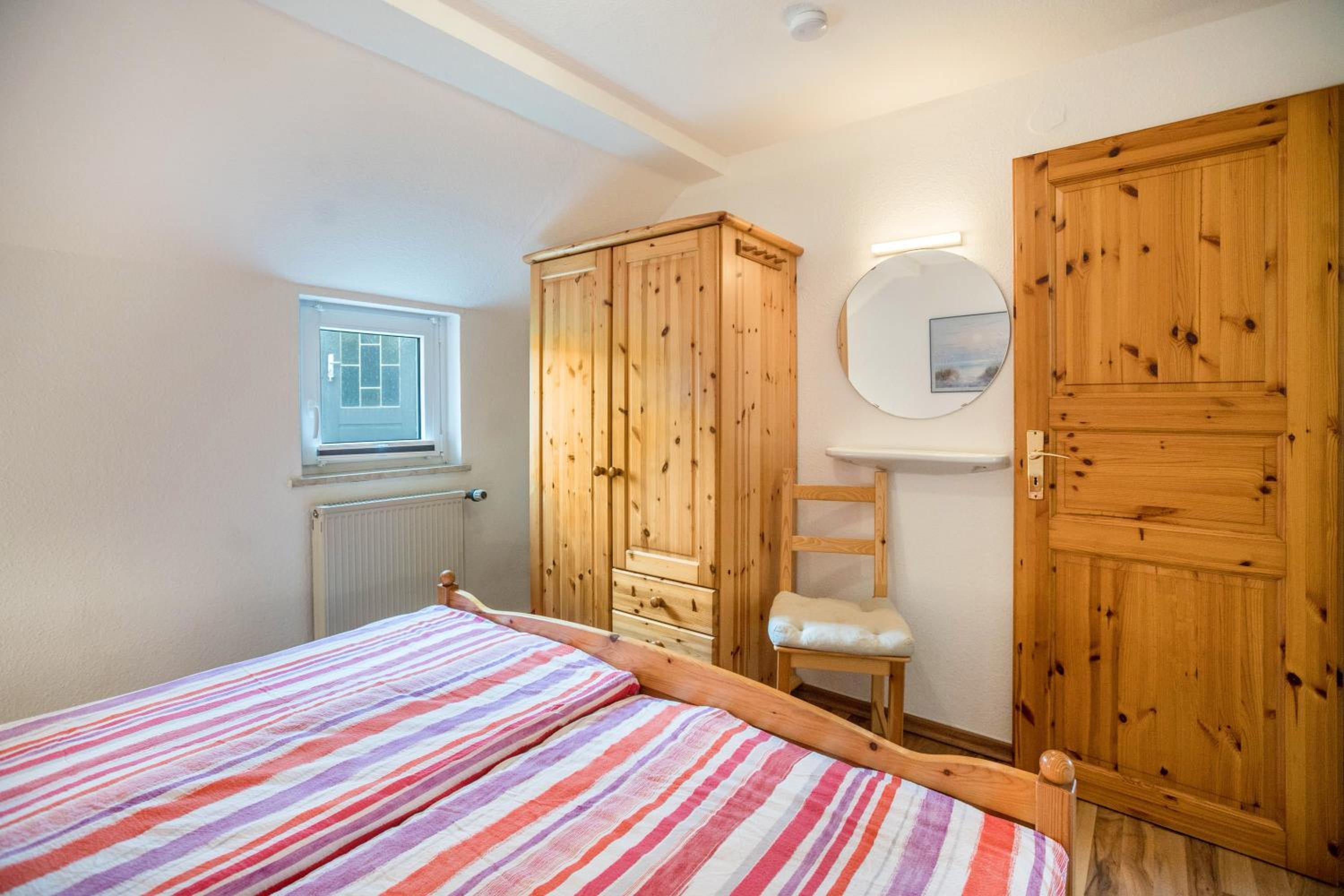 Two-Bedroom Deluxe Apartment with Garden View photo 2