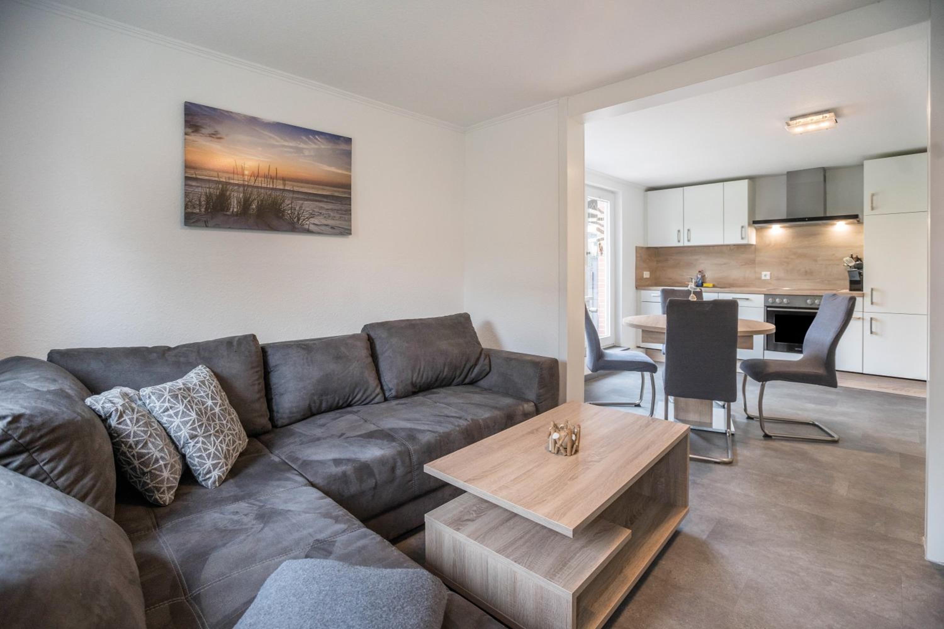 Two-Bedroom Deluxe Apartment with Garden View