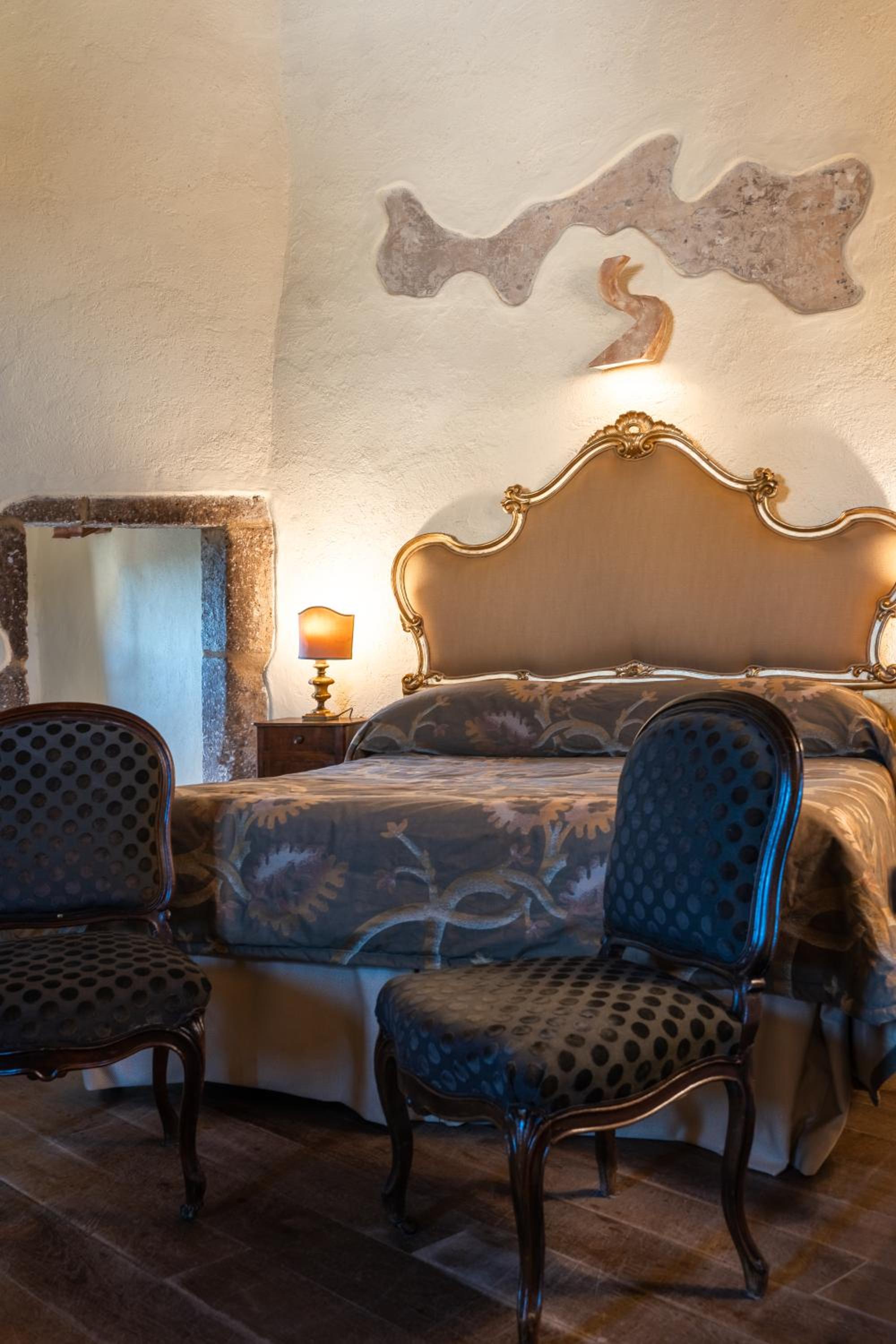 Suite - Photo 26