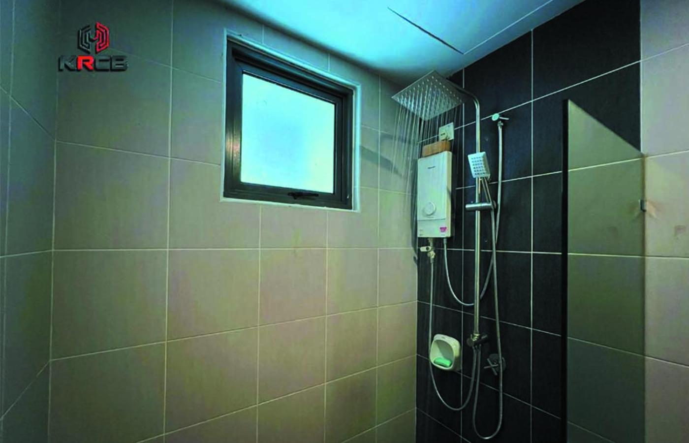 Studio Apartment with Balcony photo 3