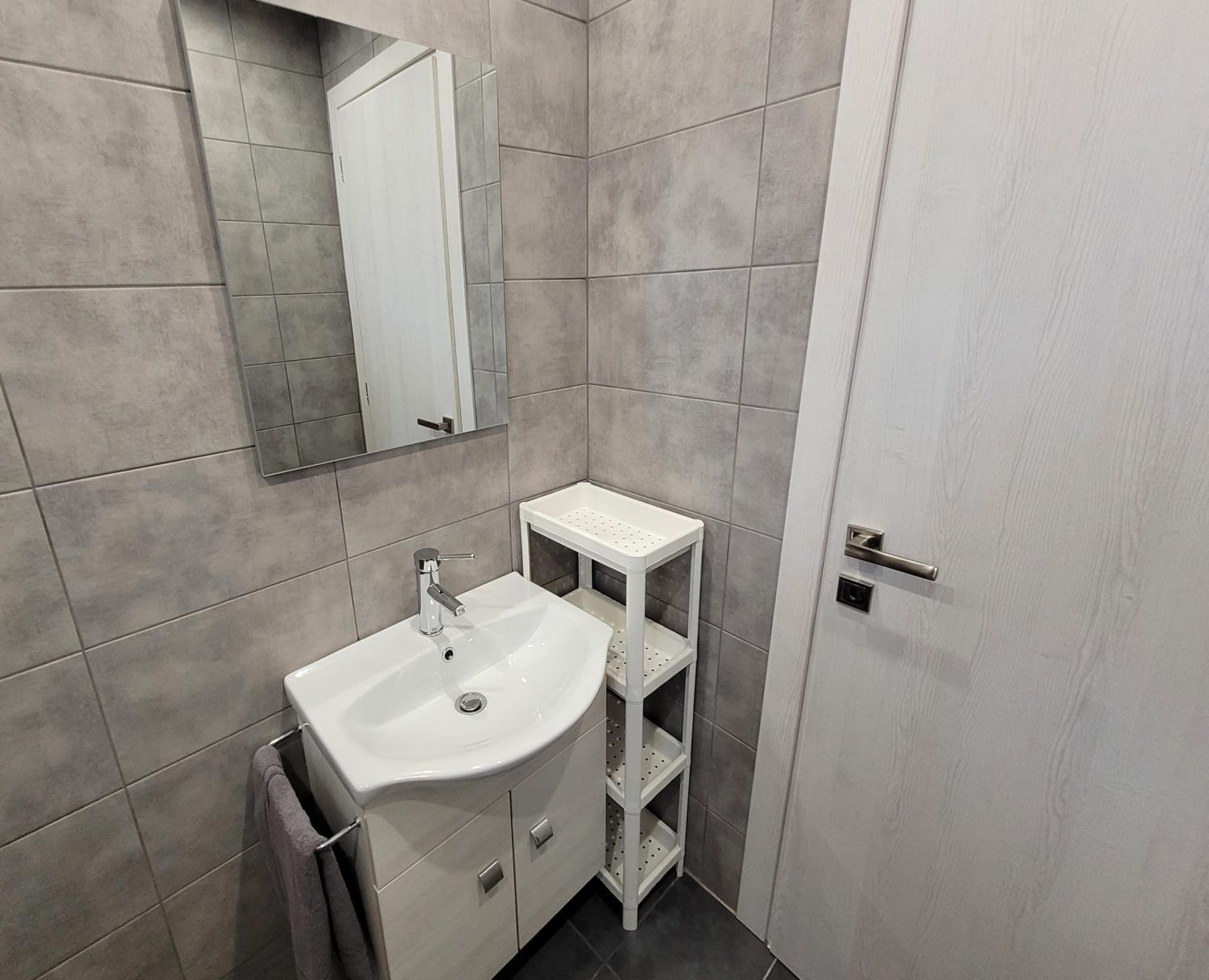 One-Bedroom Apartment - Photo 5