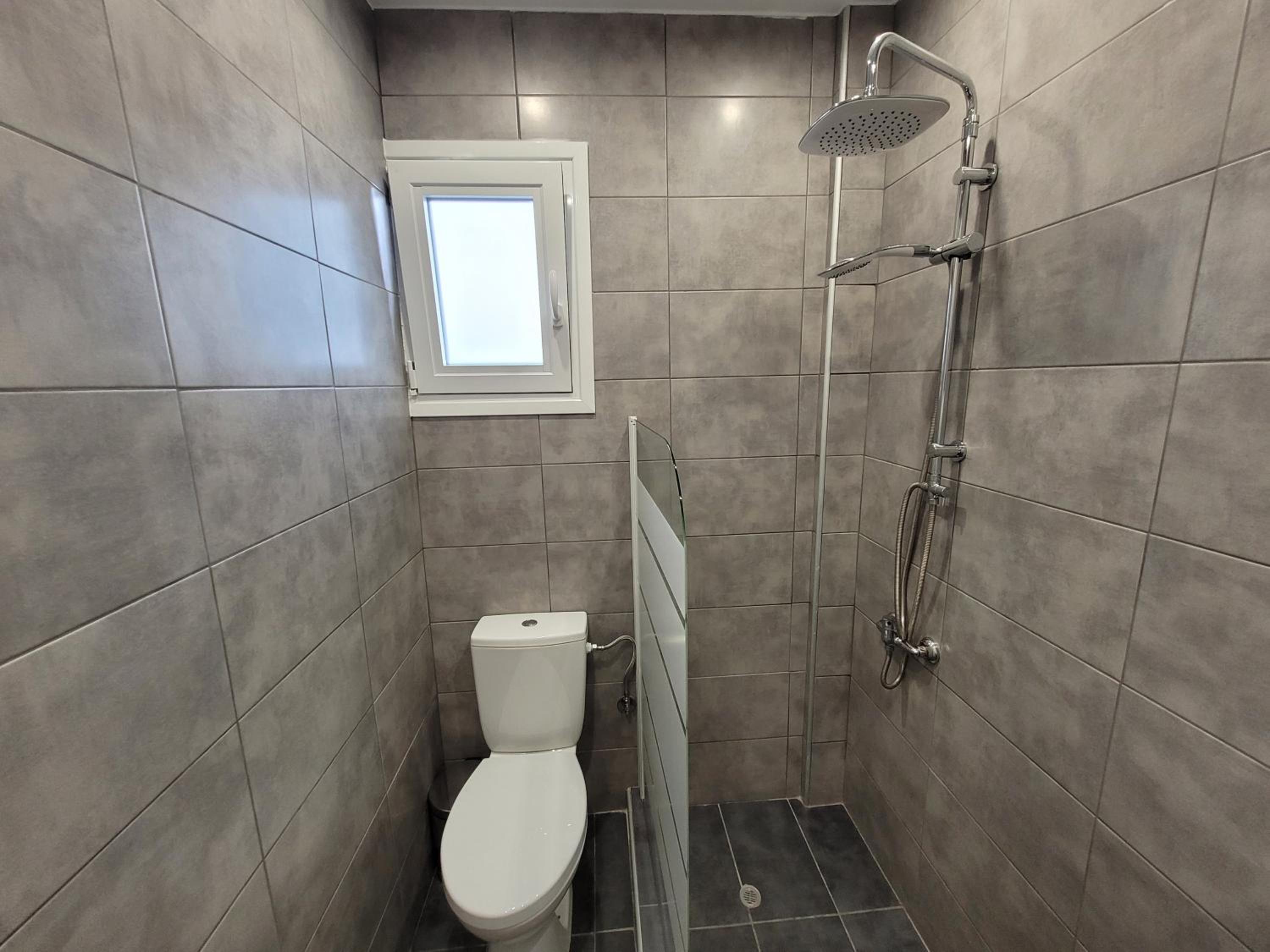 One-Bedroom Apartment - Photo 9