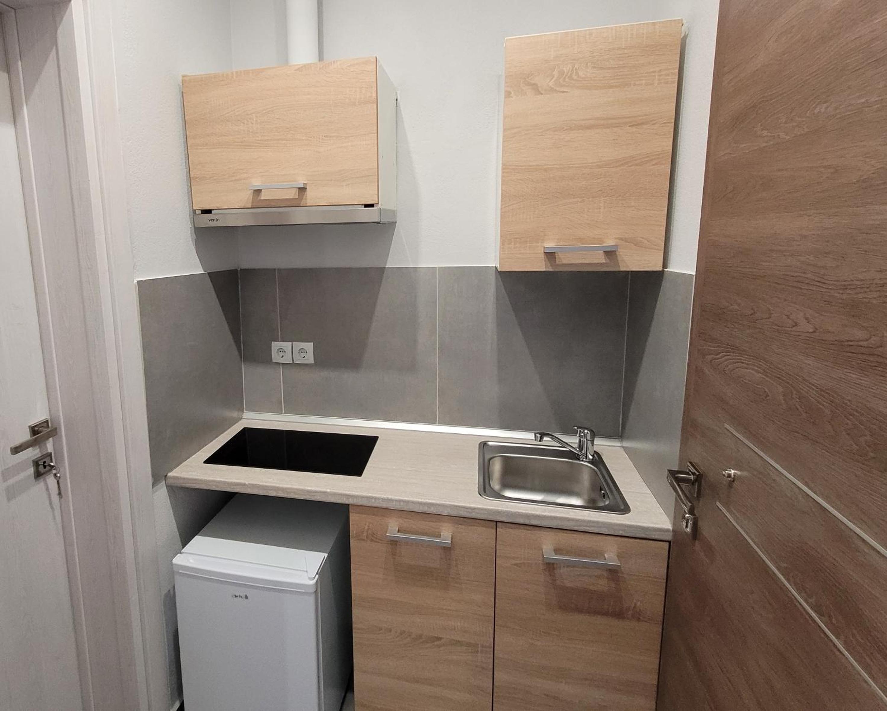 One-Bedroom Apartment - Photo 6