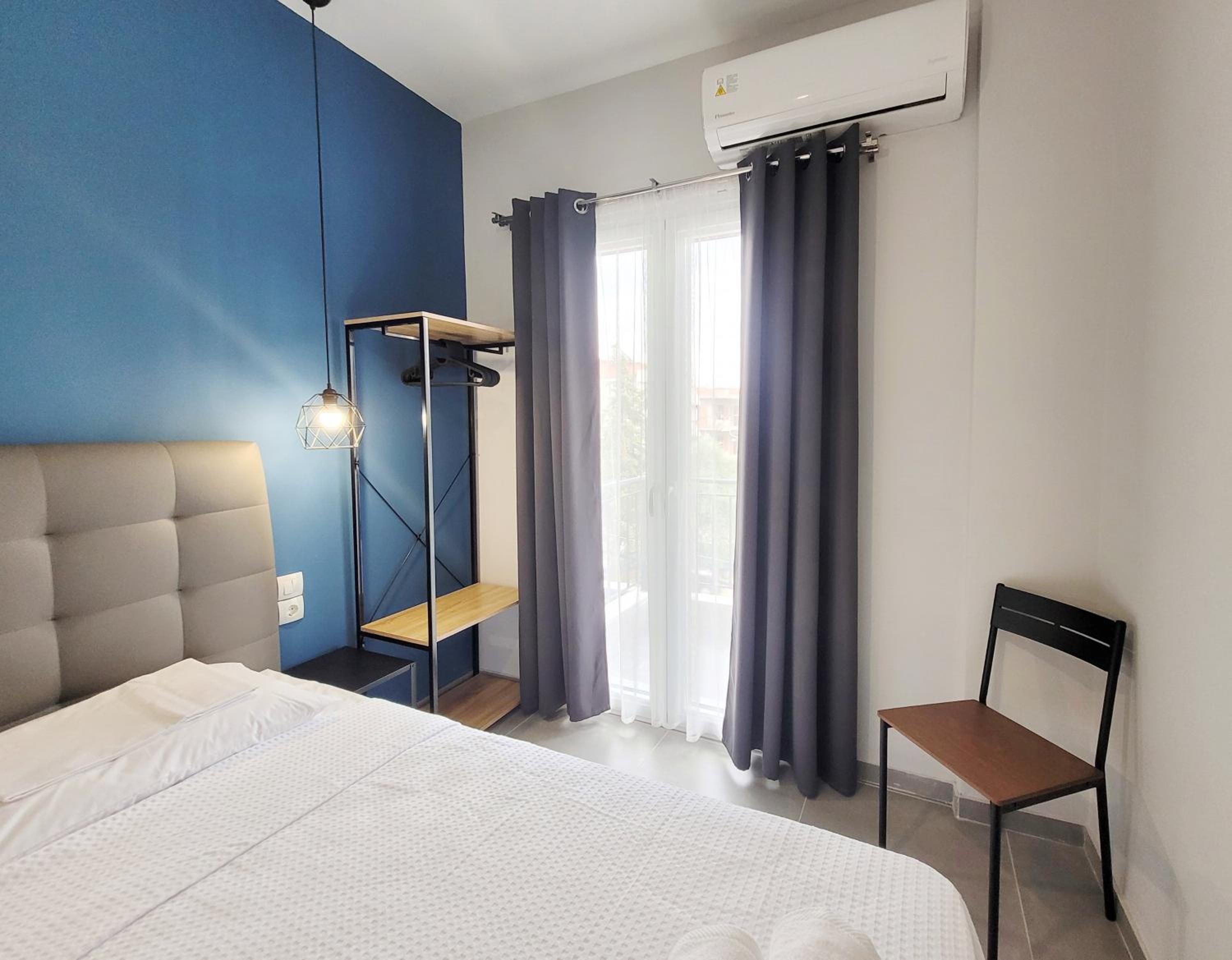 One-Bedroom Apartment - Photo 4