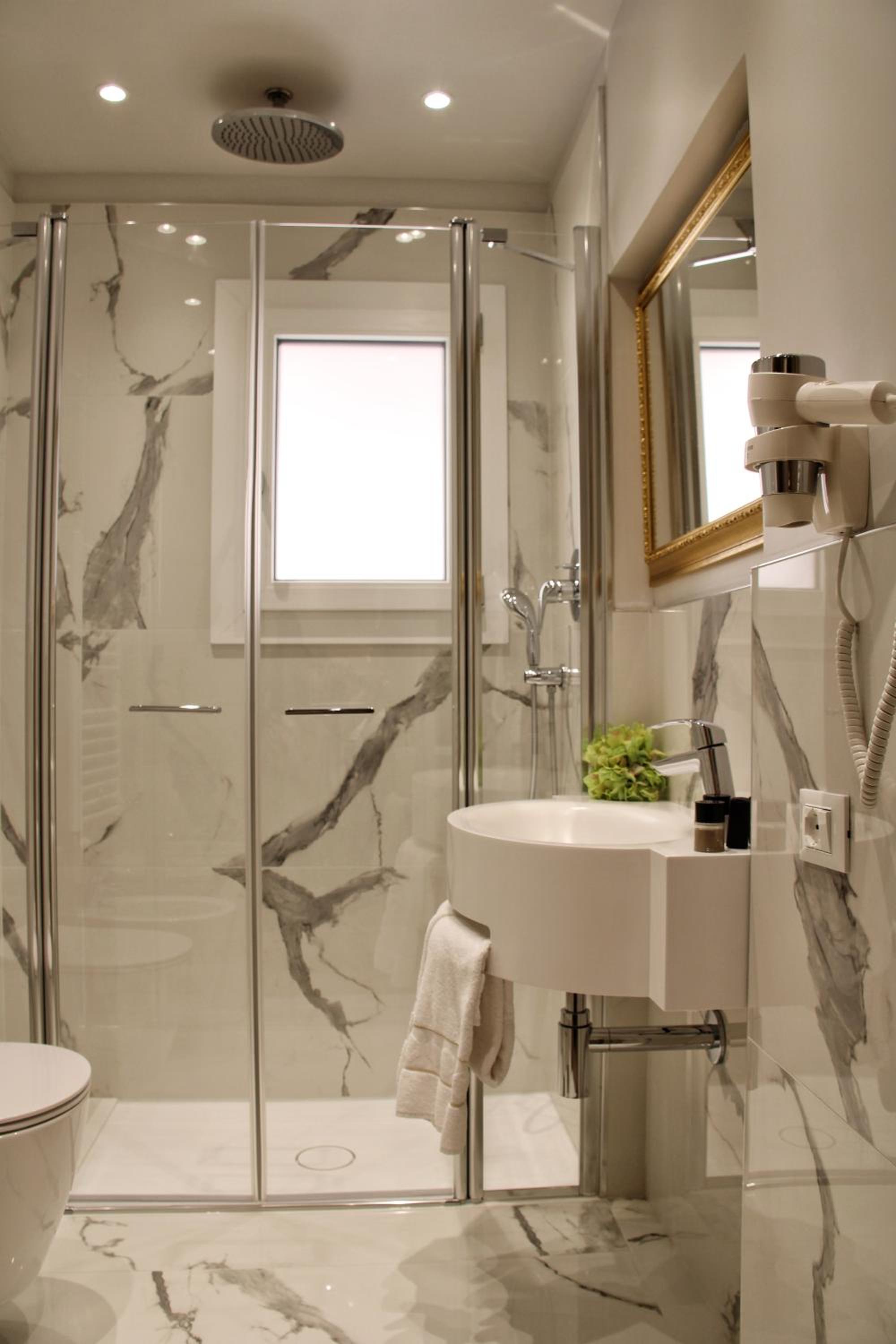 Double Room with Private External Bathroom