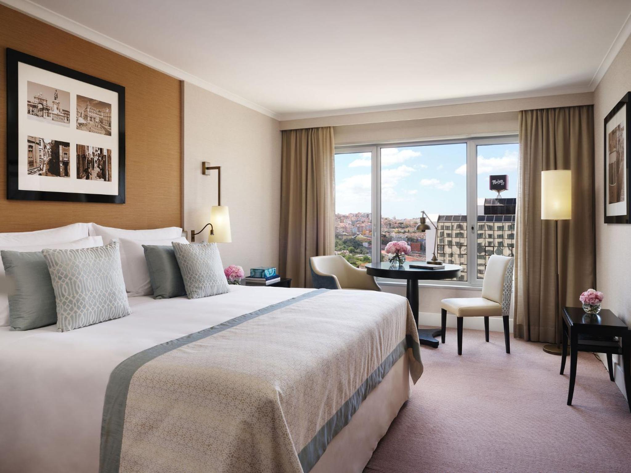 Deluxe King Room - Photo 1