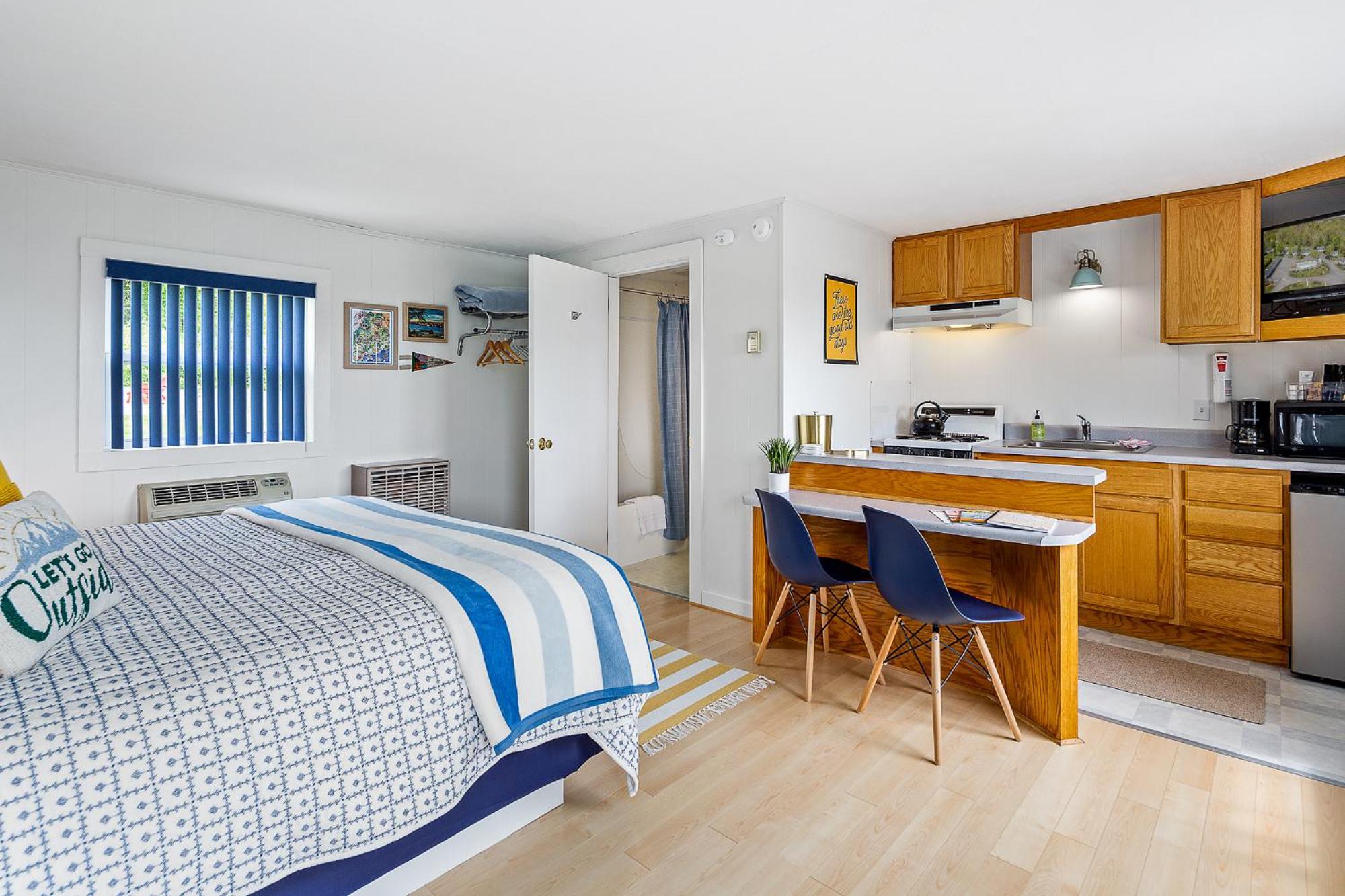Studio Cottage with King Bed
