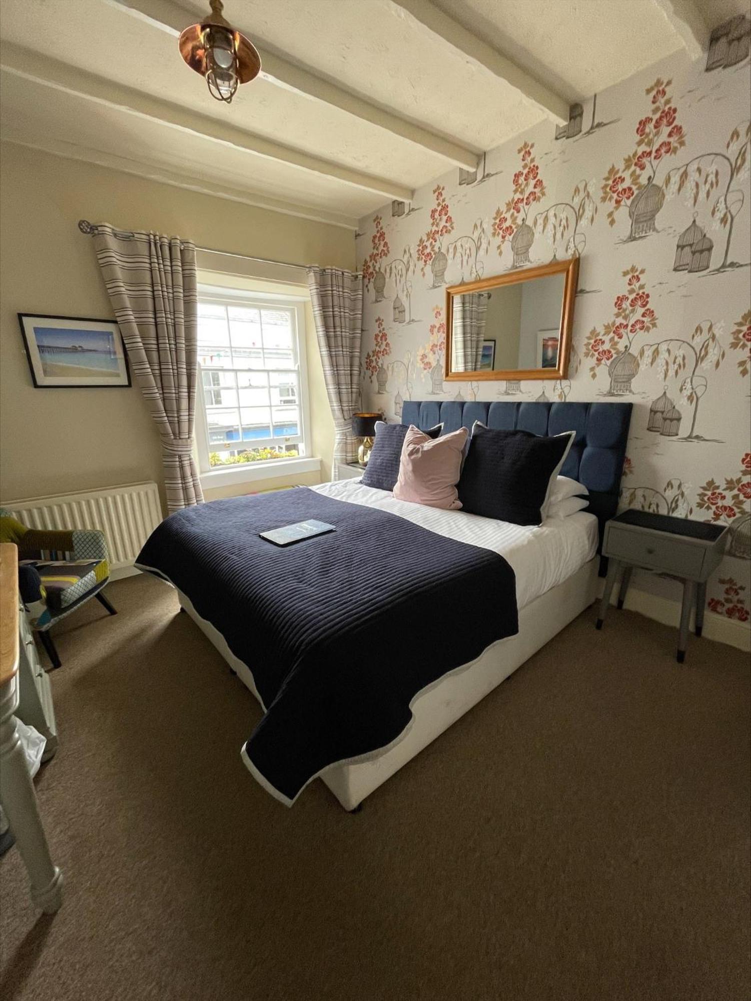 Double Room - Photo 8