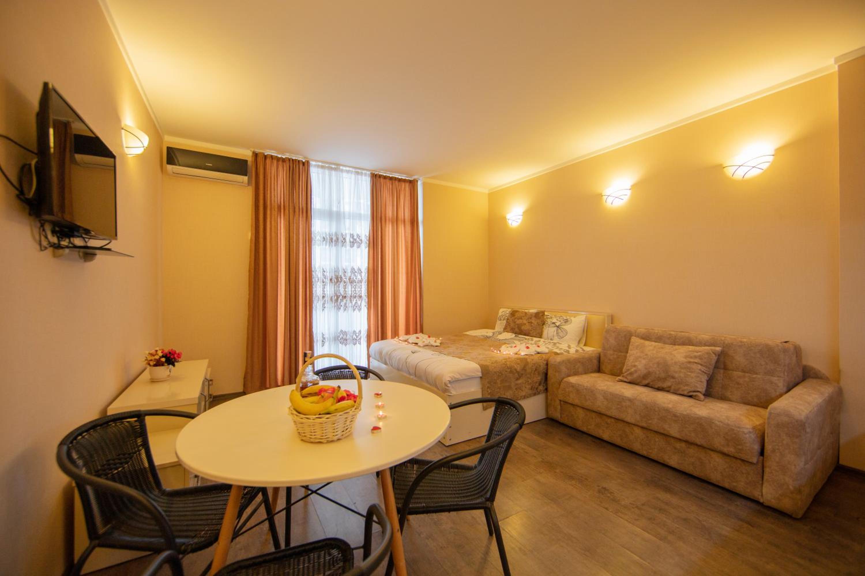 Studio Apartment photo 1