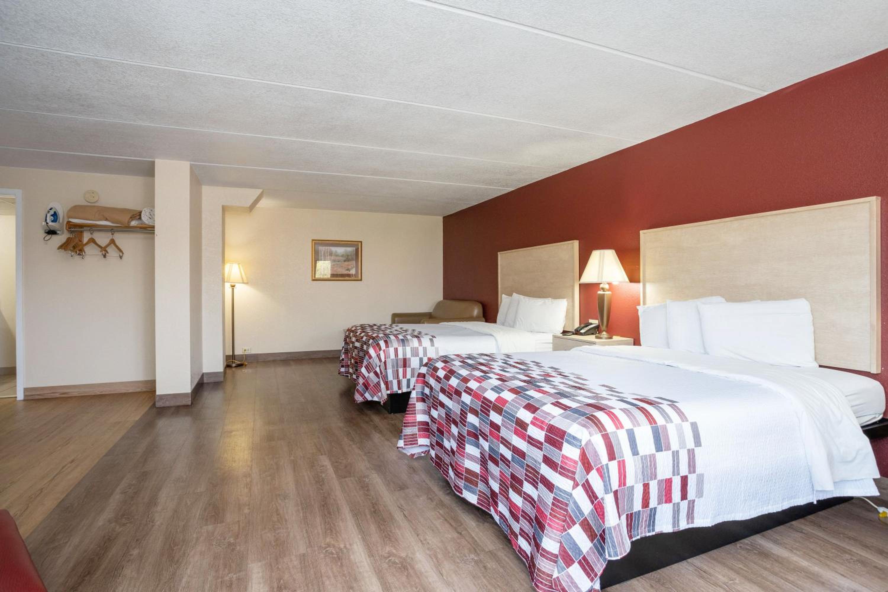 Suite with Two Queen Beds Non-Smoking photo 1