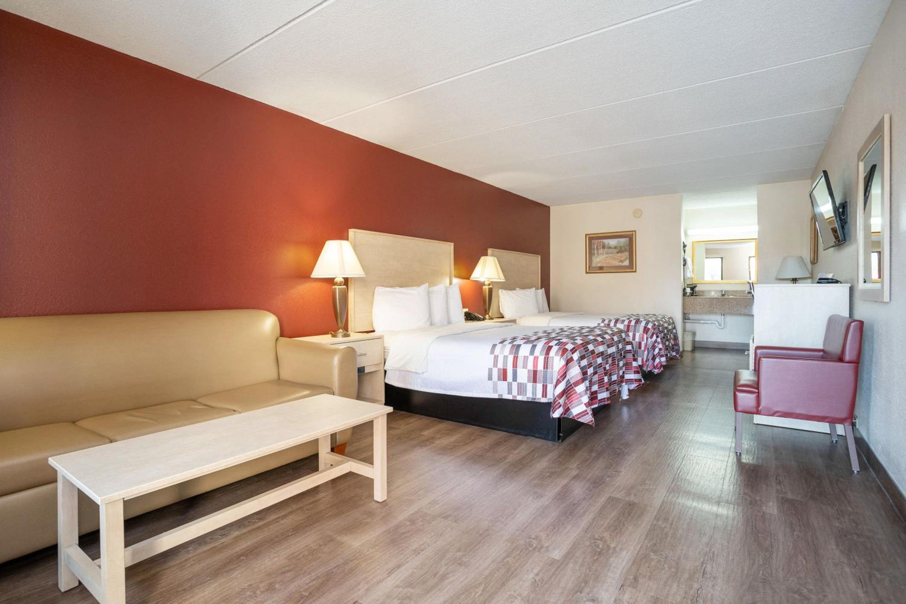 Suite with Two Queen Beds Non-Smoking photo 2