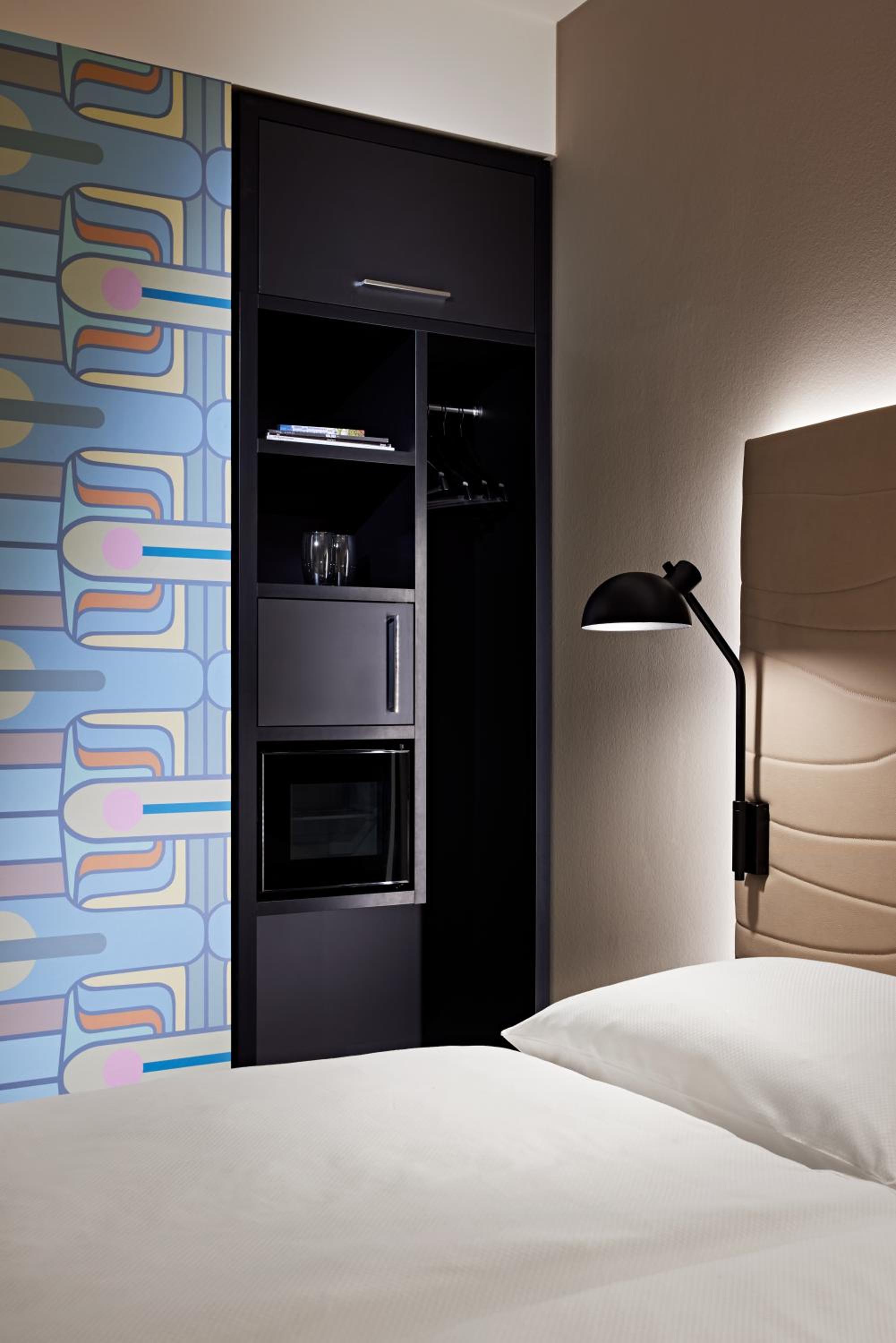 Standard Twin Room - Photo 4