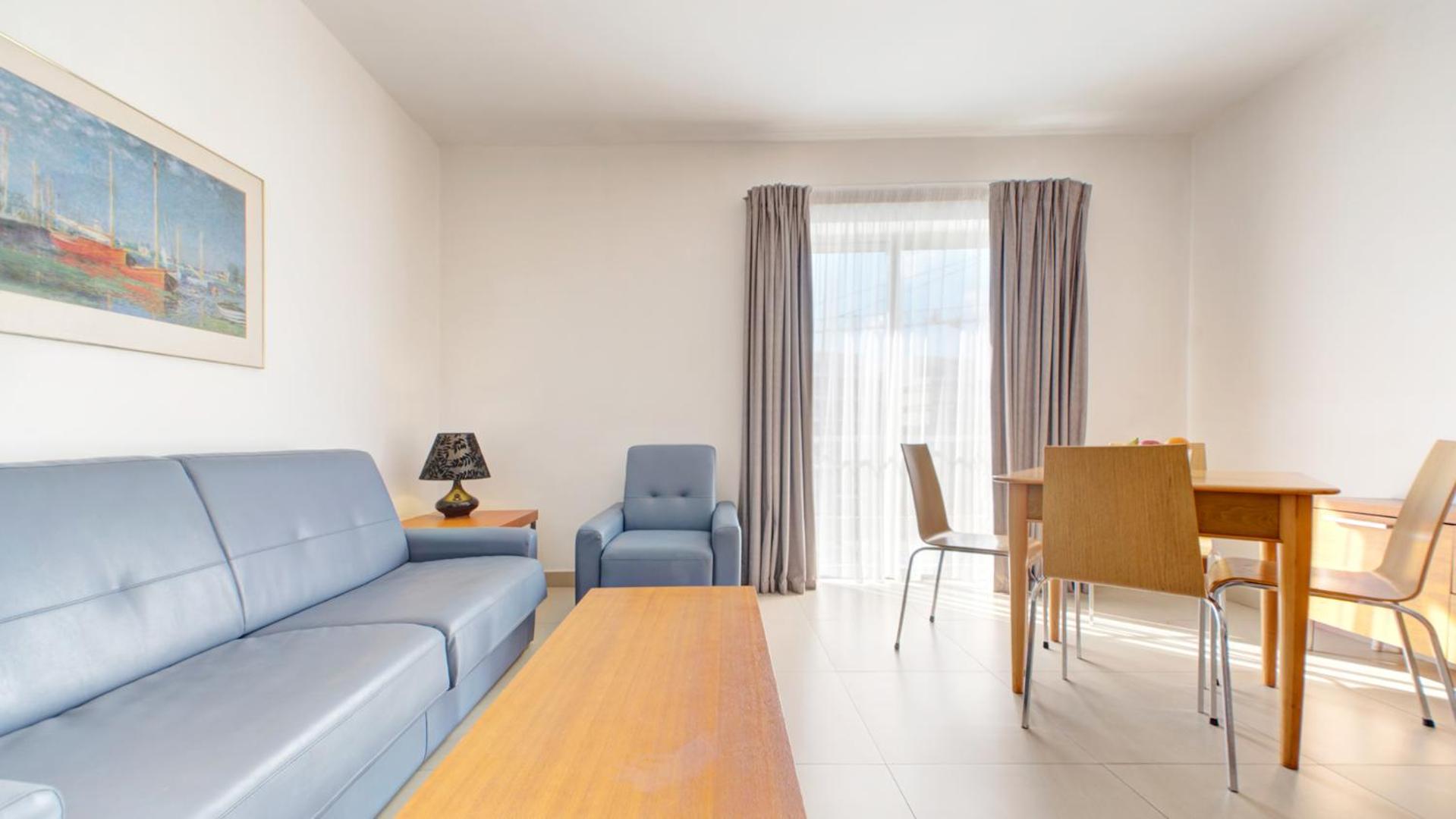 One-Bedroom Apartment