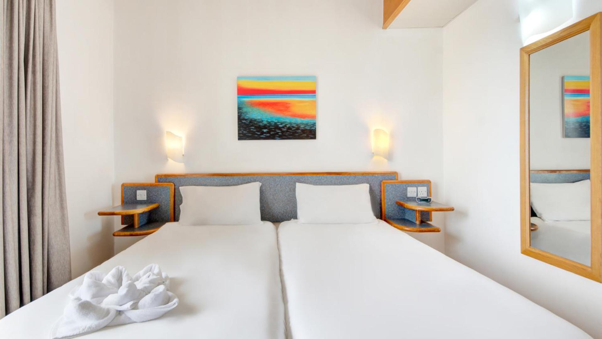 One Bedroom Apartment with Partial Sea View