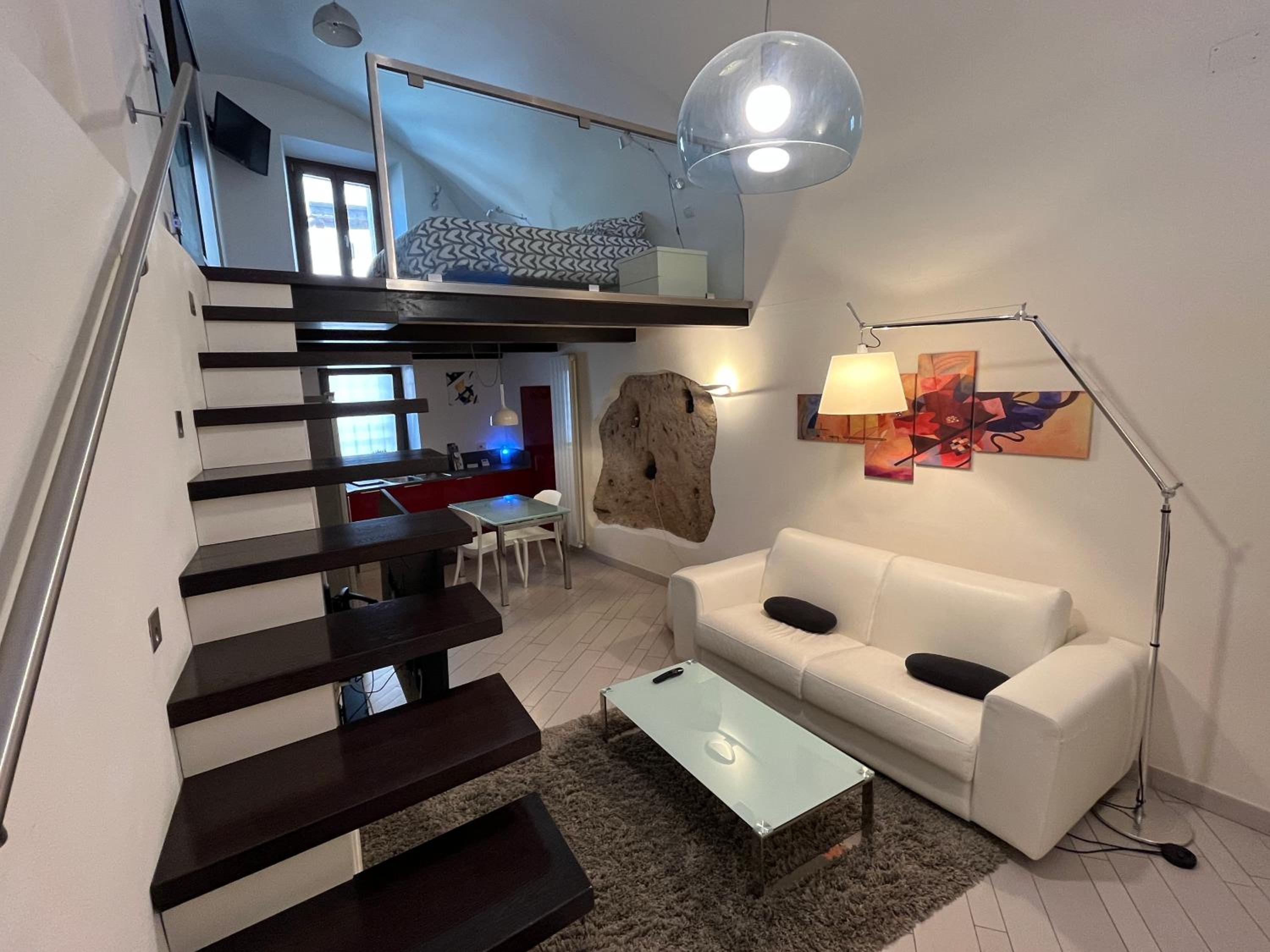One-Bedroom Apartment - Photo 11