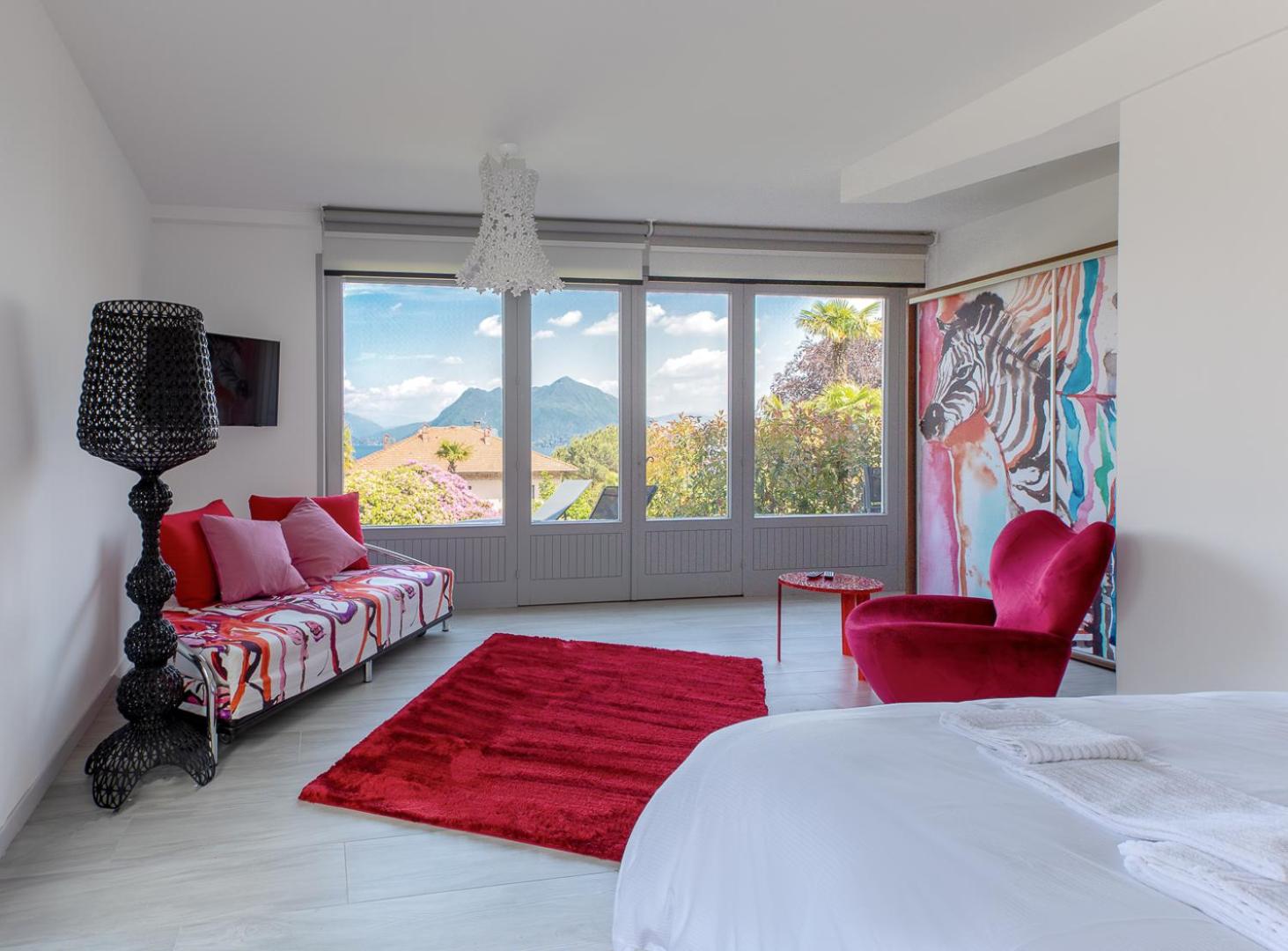Suite with Lake View - Photo 1