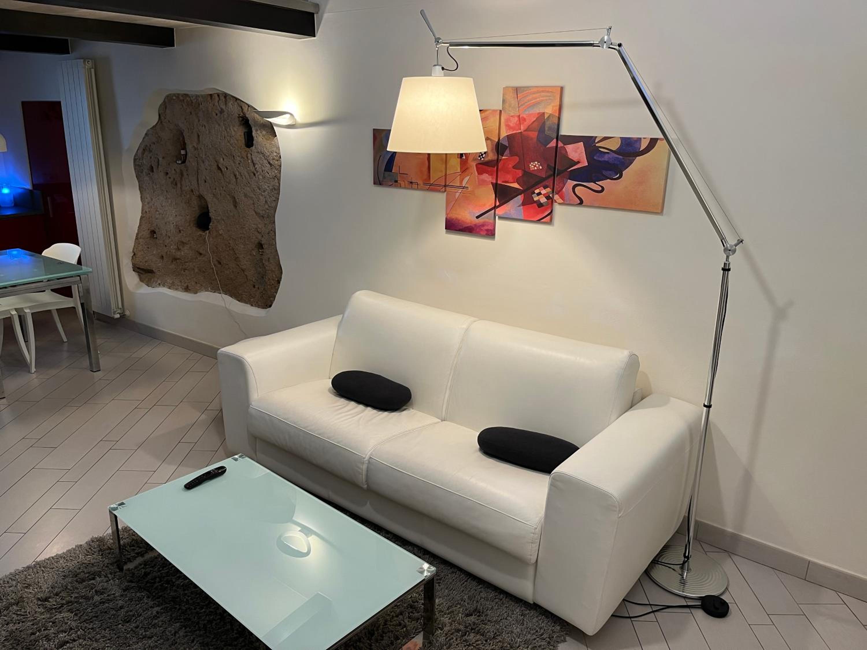 One-Bedroom Apartment - Photo 16