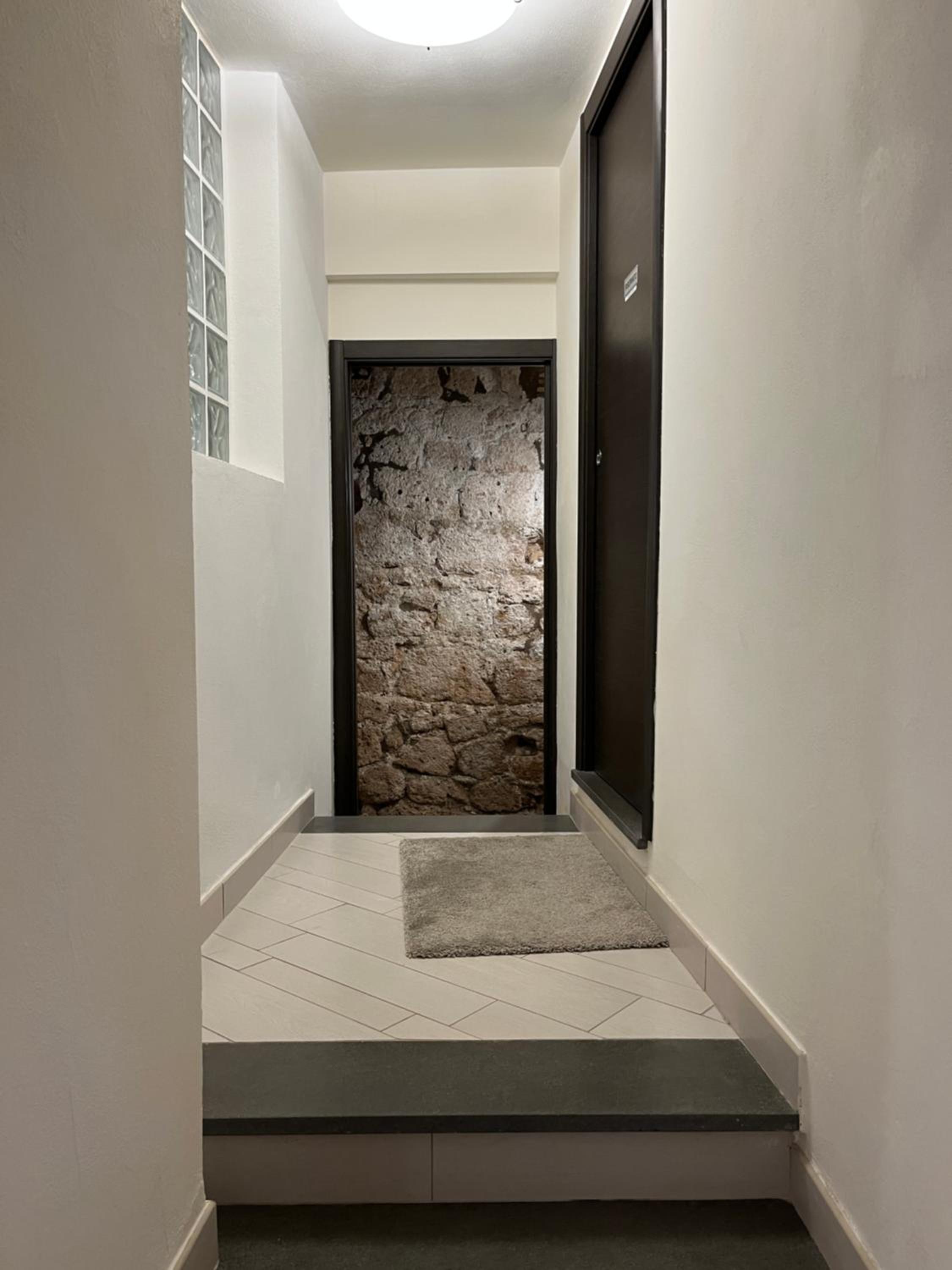 One-Bedroom Apartment - Photo 25
