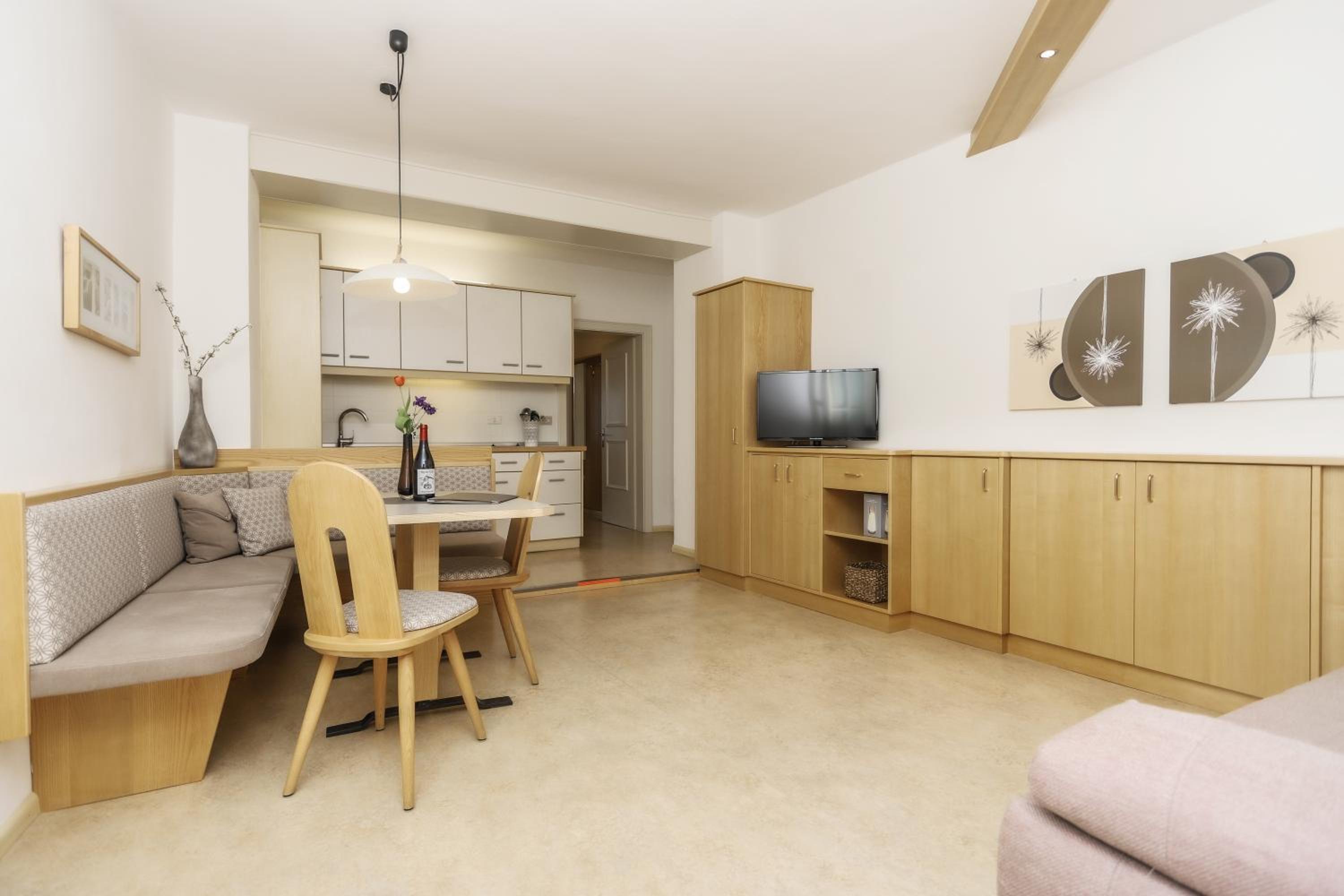 Apartment with Mountain View photo 1