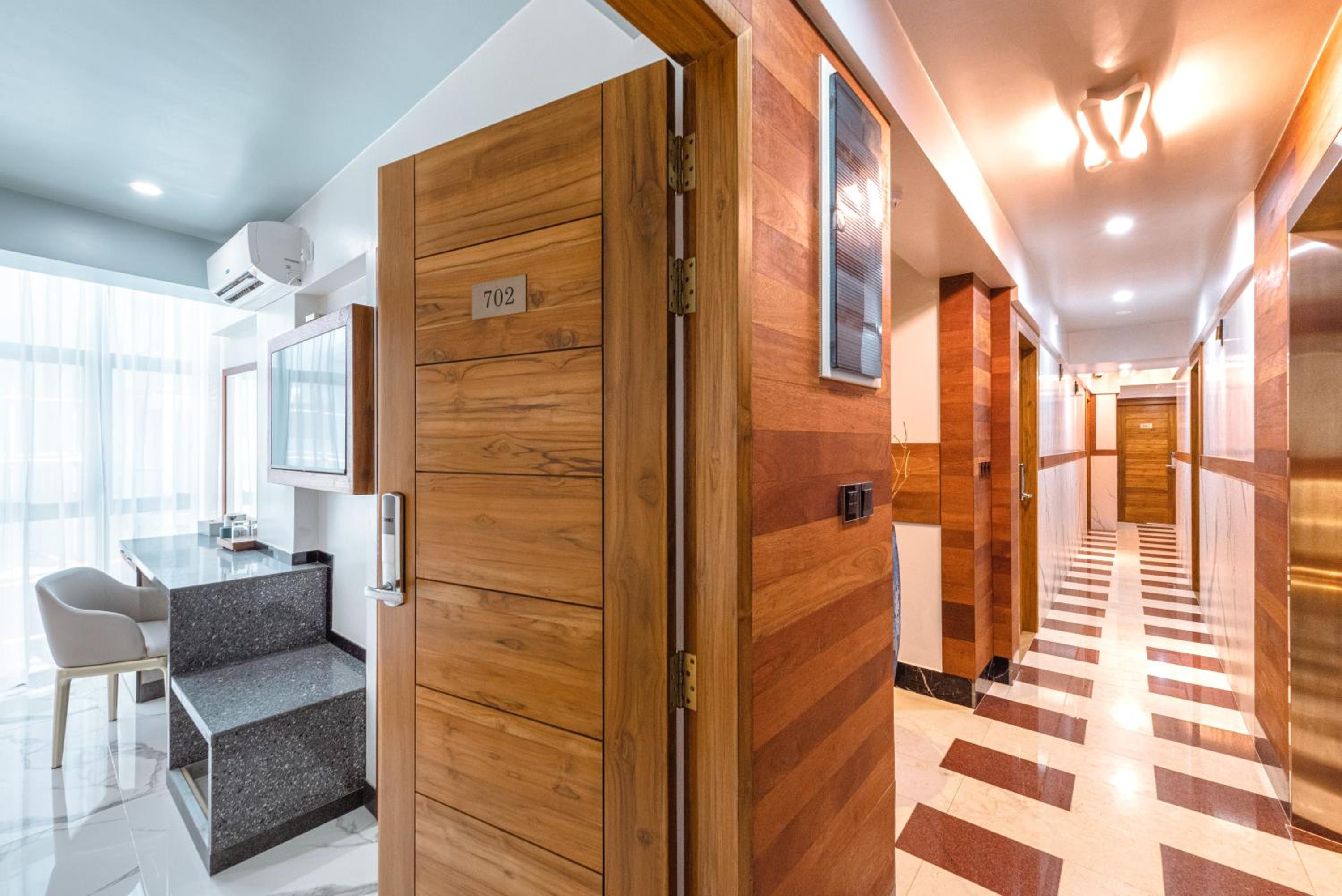 Deluxe Double Room (Free Return Airport Transport) photo 1