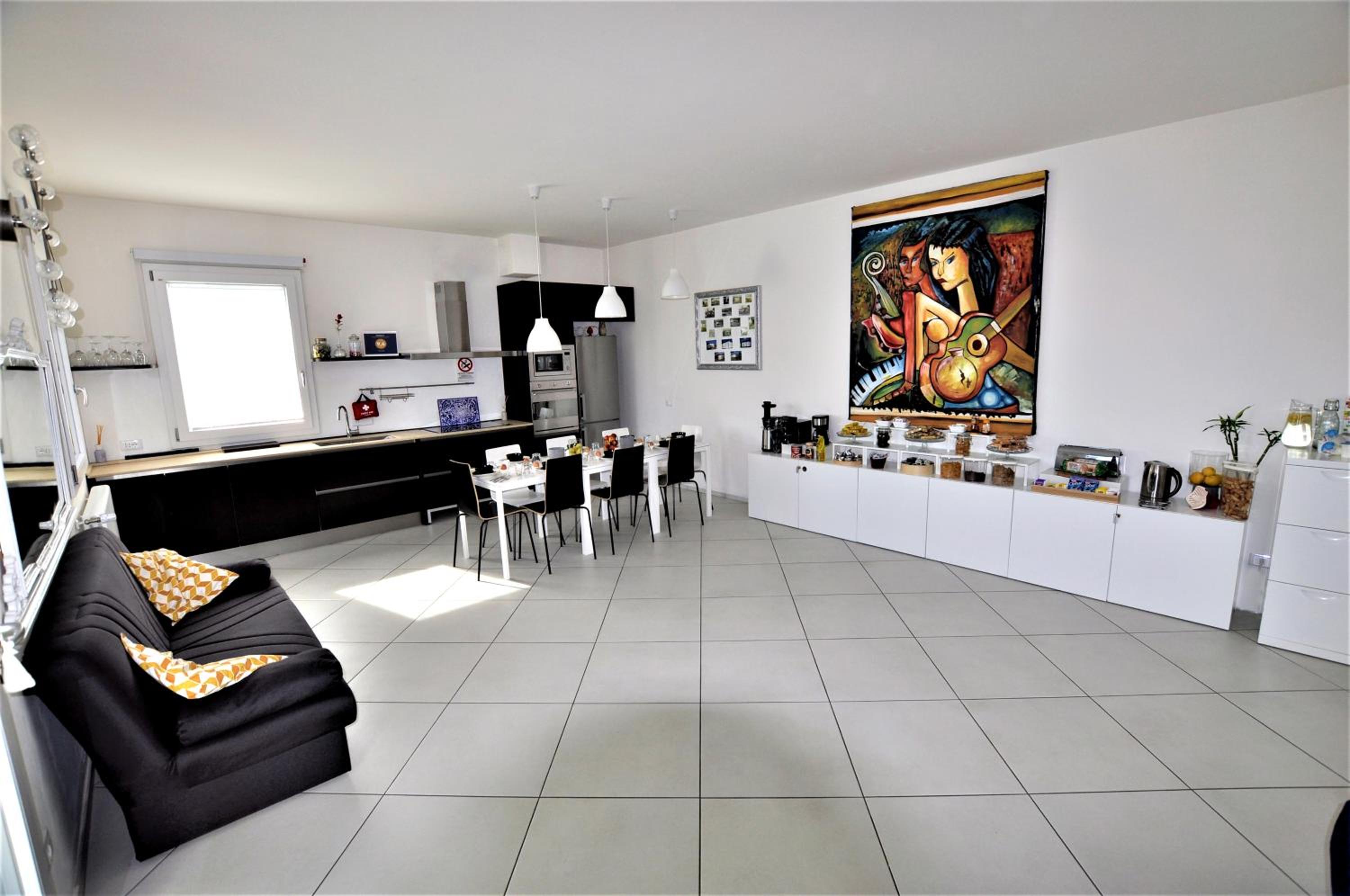 Double Room with Private External Bathroom photo 2