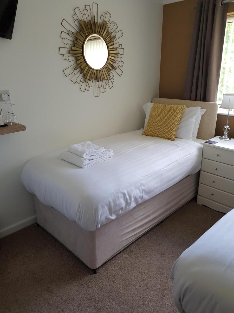 Twin Room with Private Bathroom photo 1