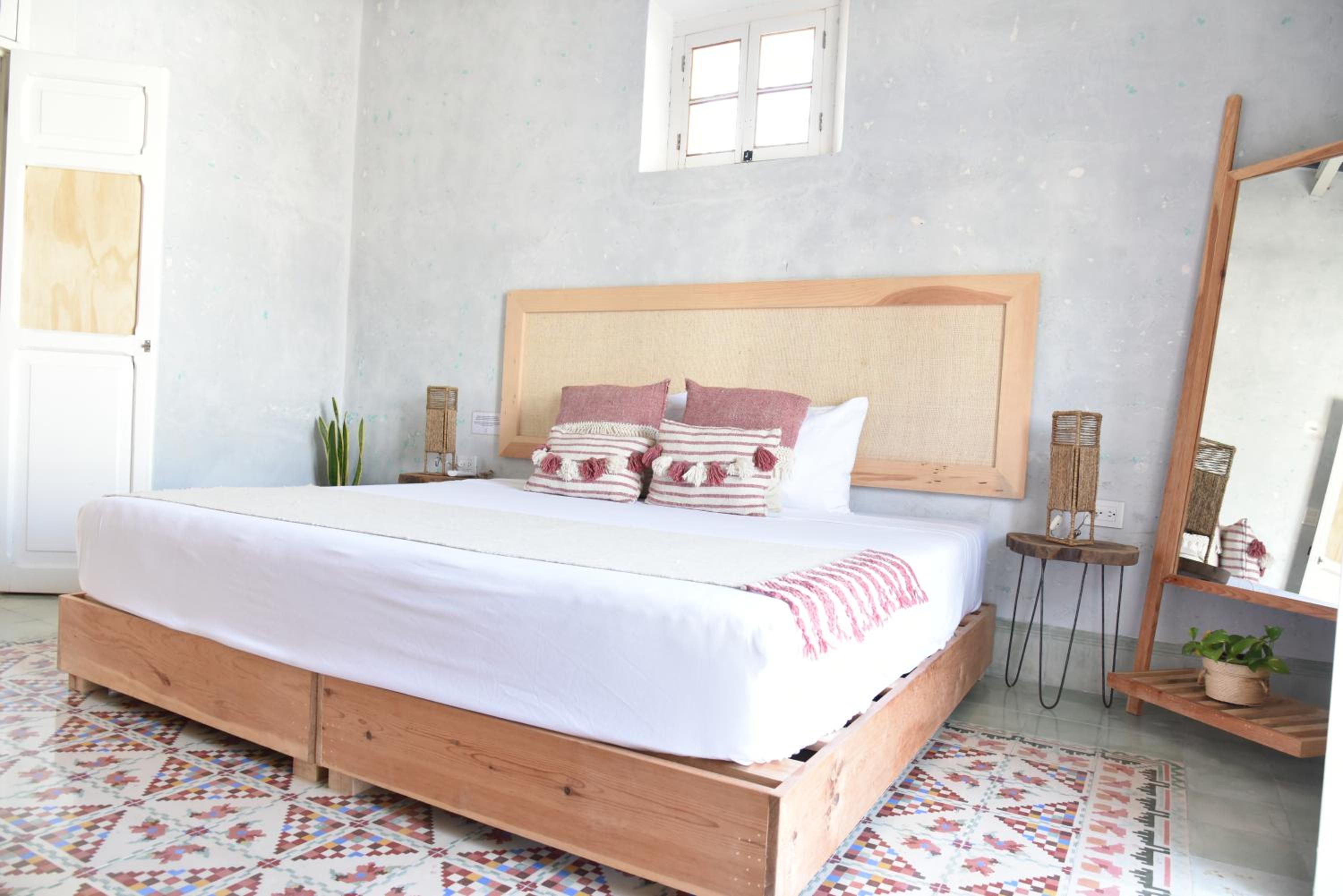 Double Room with Private Bathroom - Photo 11