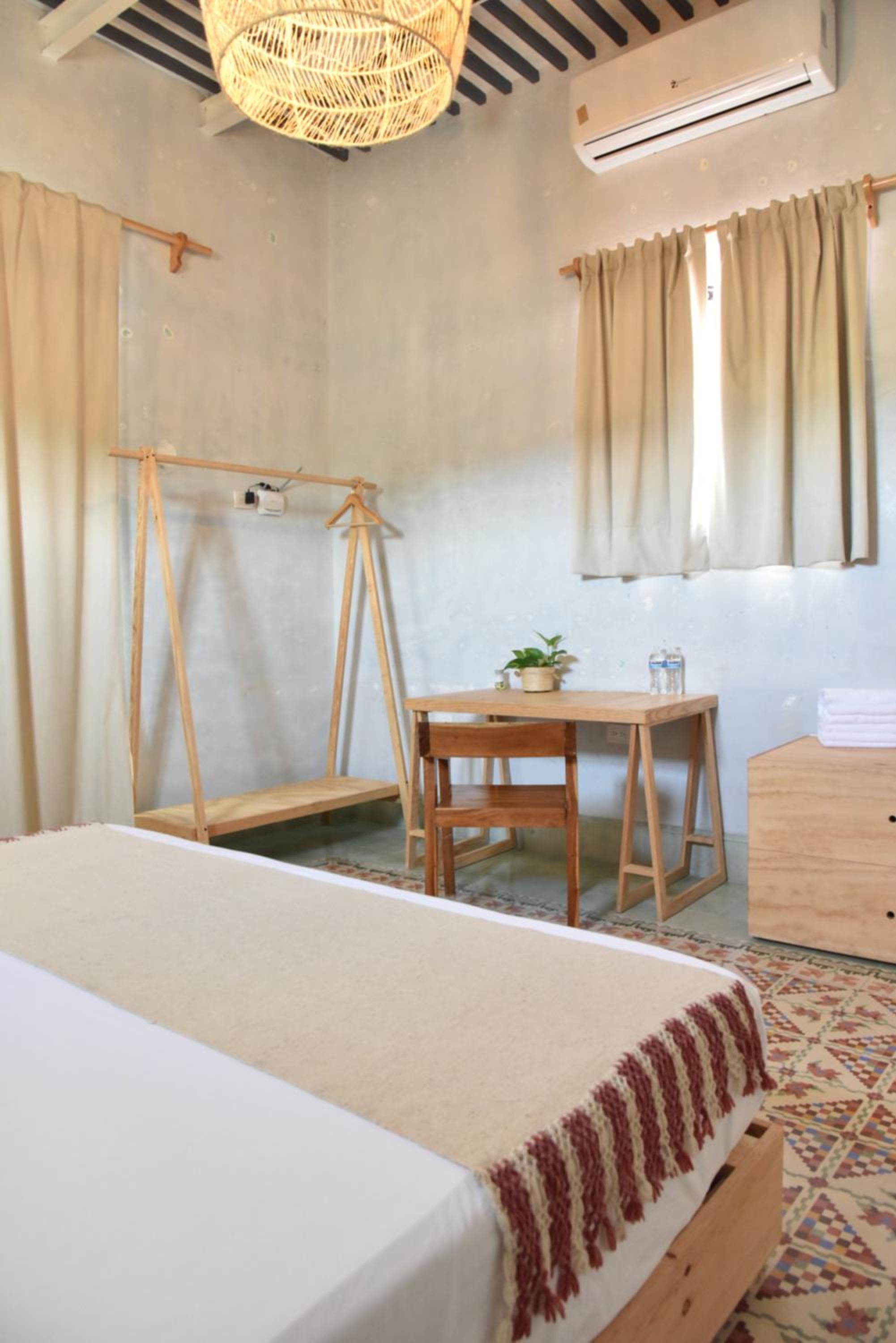Double Room with Private Bathroom - Photo 6