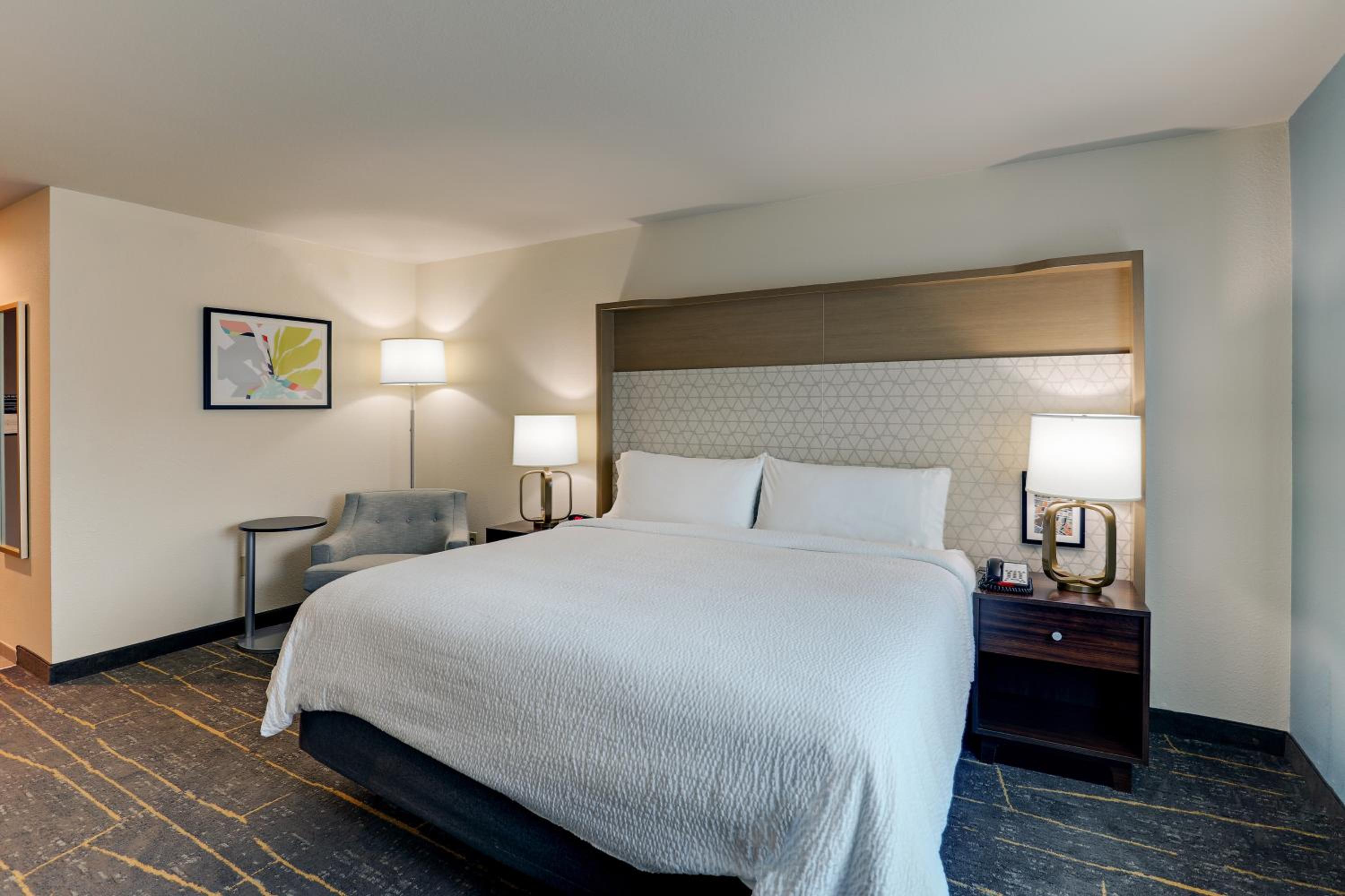 Standard King Room - Photo 2