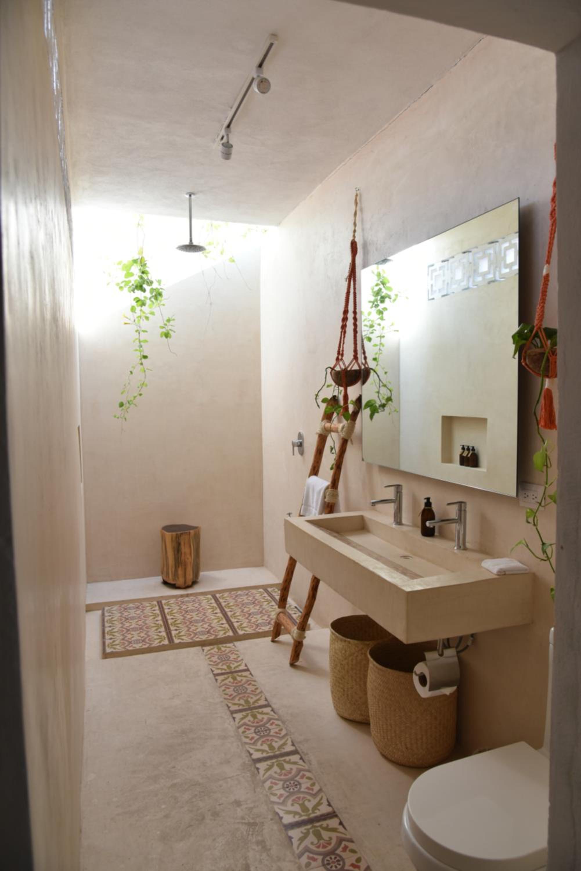 Double Room with Private Bathroom - Photo 12