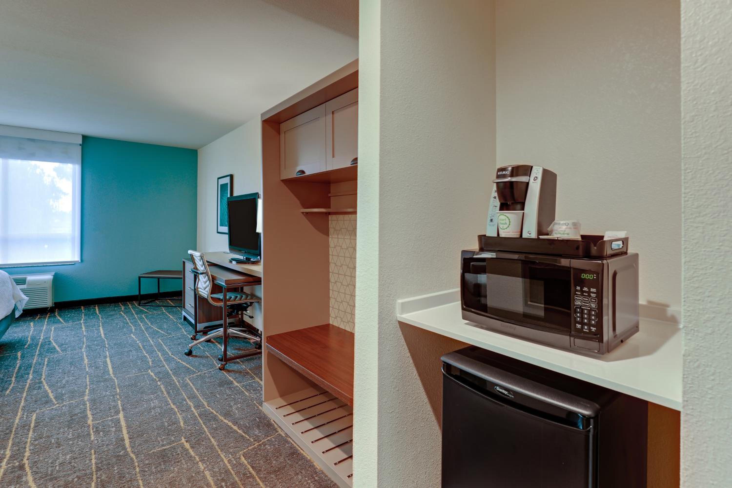 King Room - Mobility Access/Hearing Accessible - Photo 9