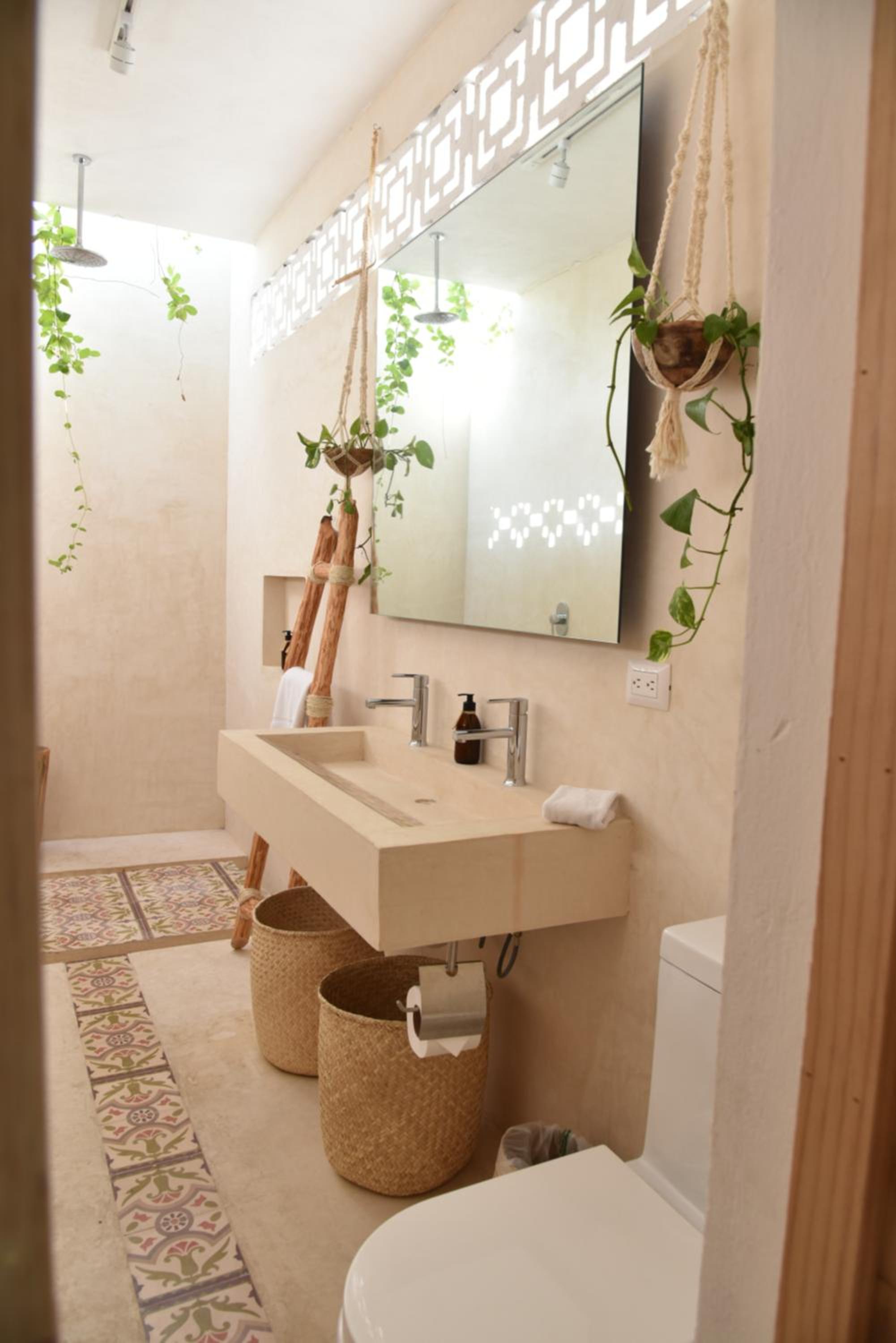 Double Room with Private Bathroom - Photo 9