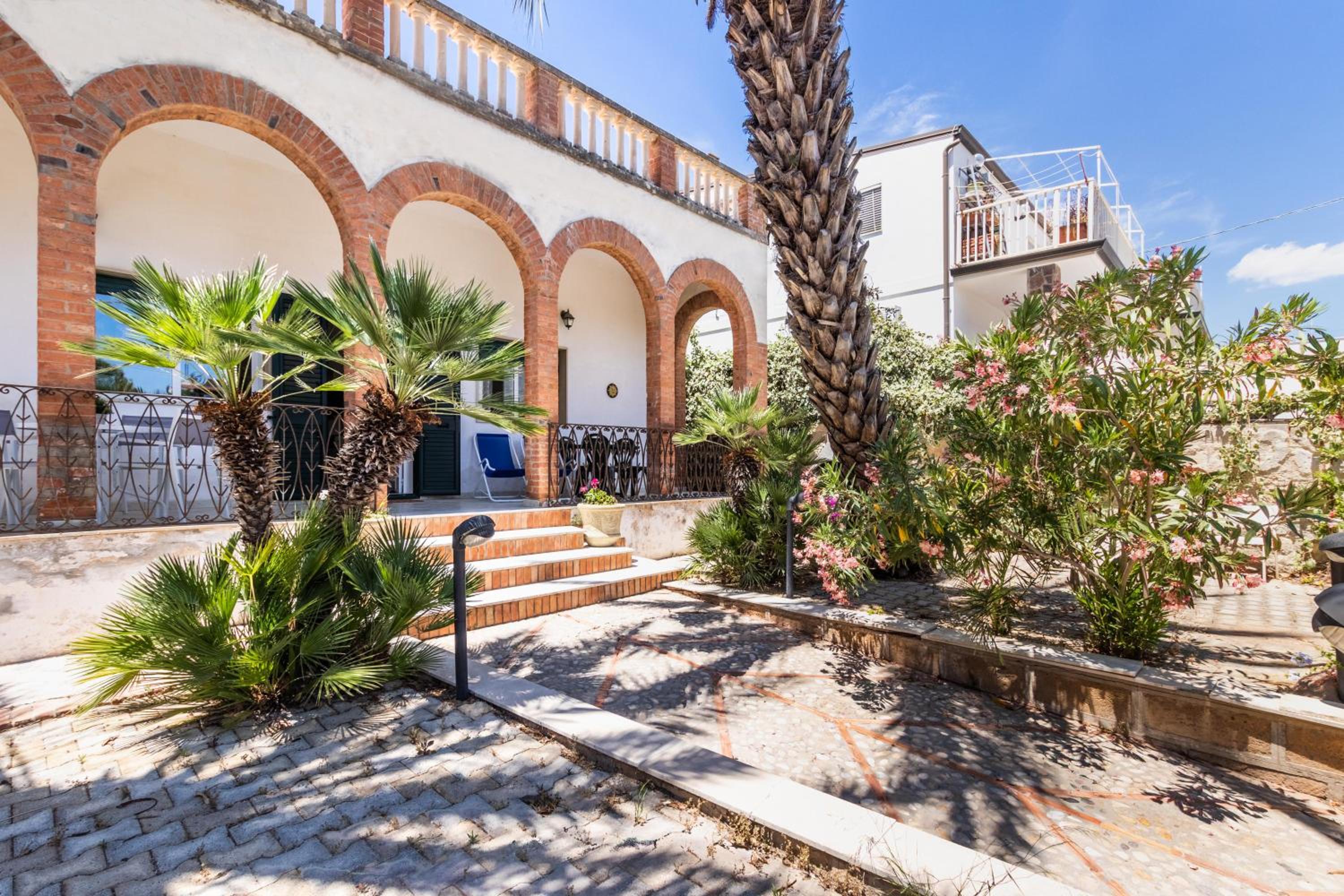 Superior Villa photo 1