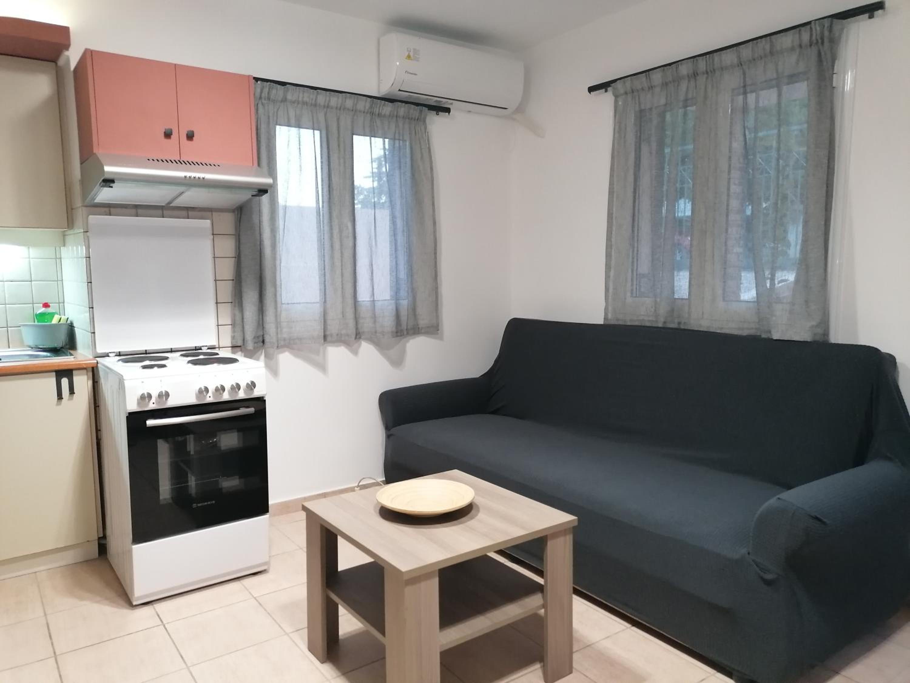 One-Bedroom Apartment - Photo 1