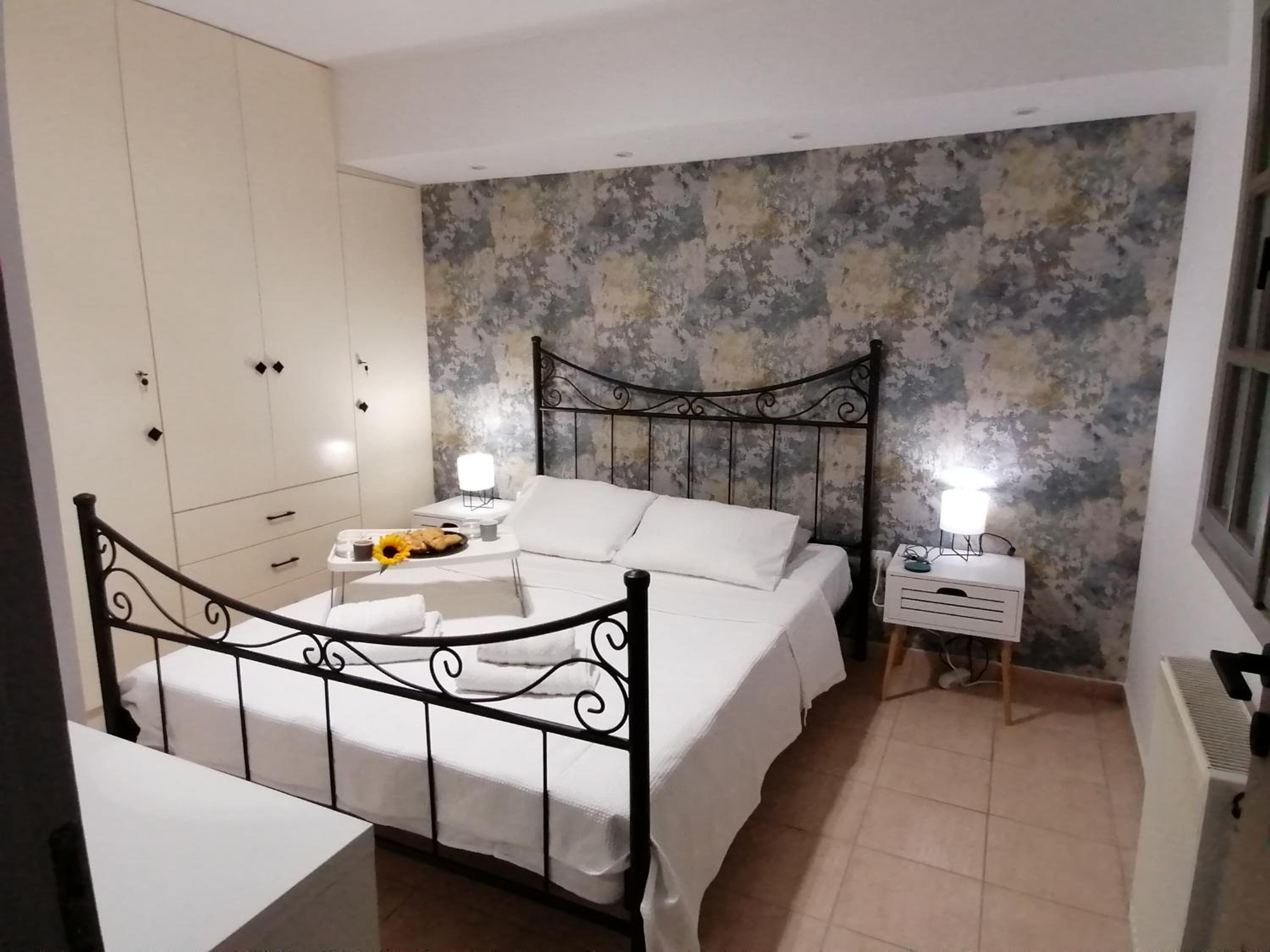 One-Bedroom Apartment - Photo 20