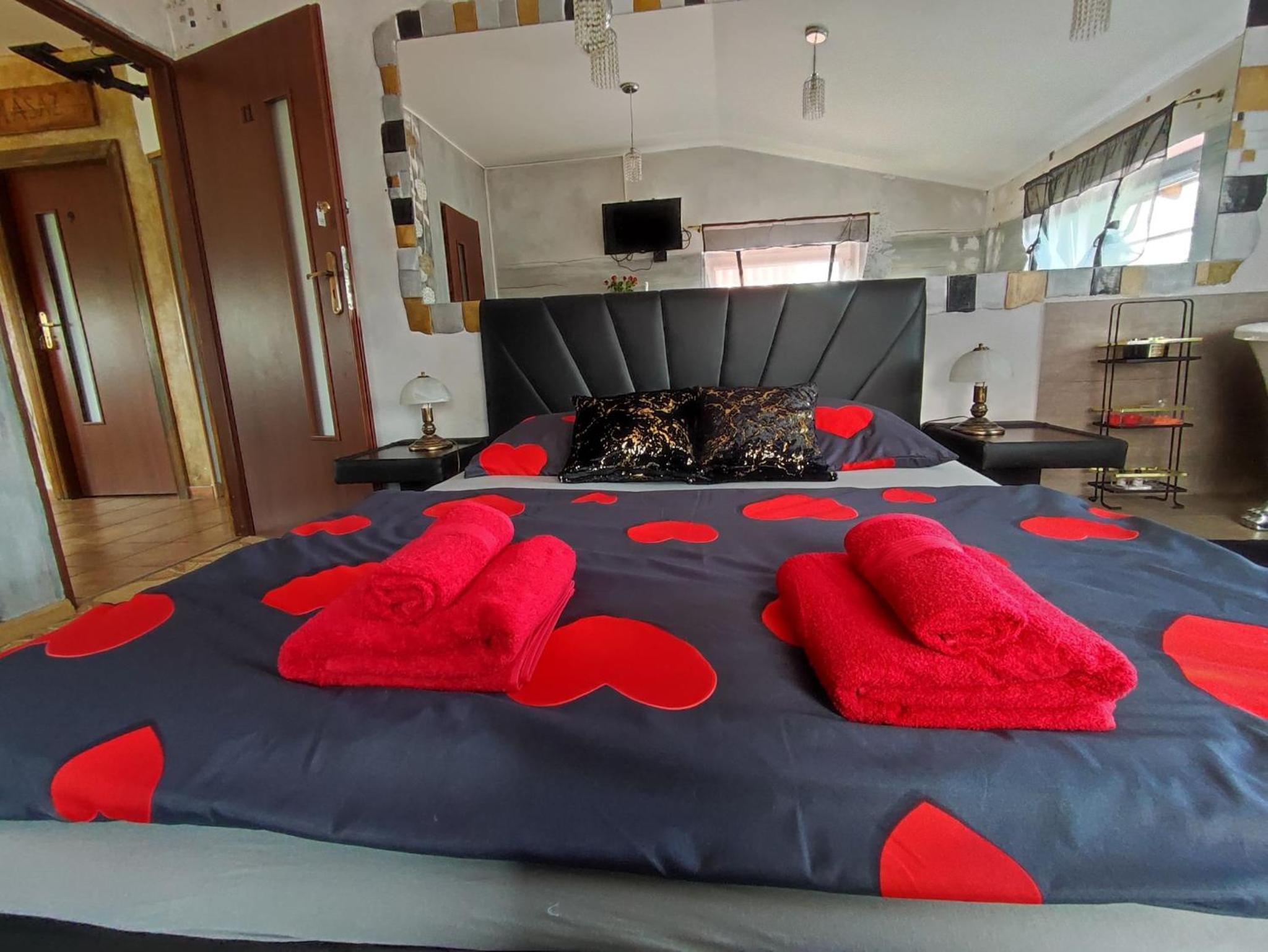 Deluxe Double Room with Bath - Photo 3