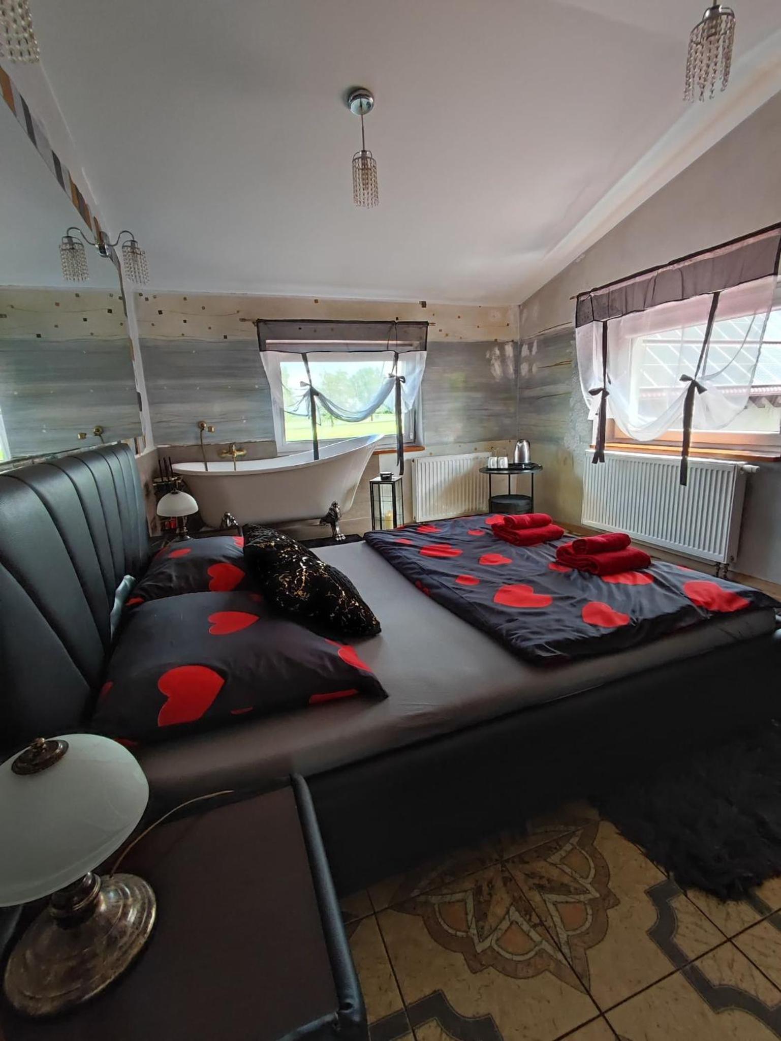 Deluxe Double Room with Bath - Photo 1