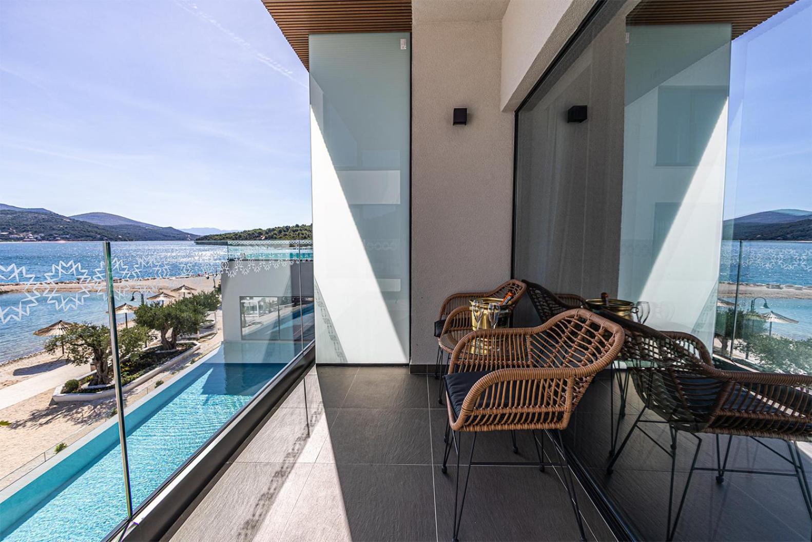 Superior Double or Twin Room with Sea View - Photo 2