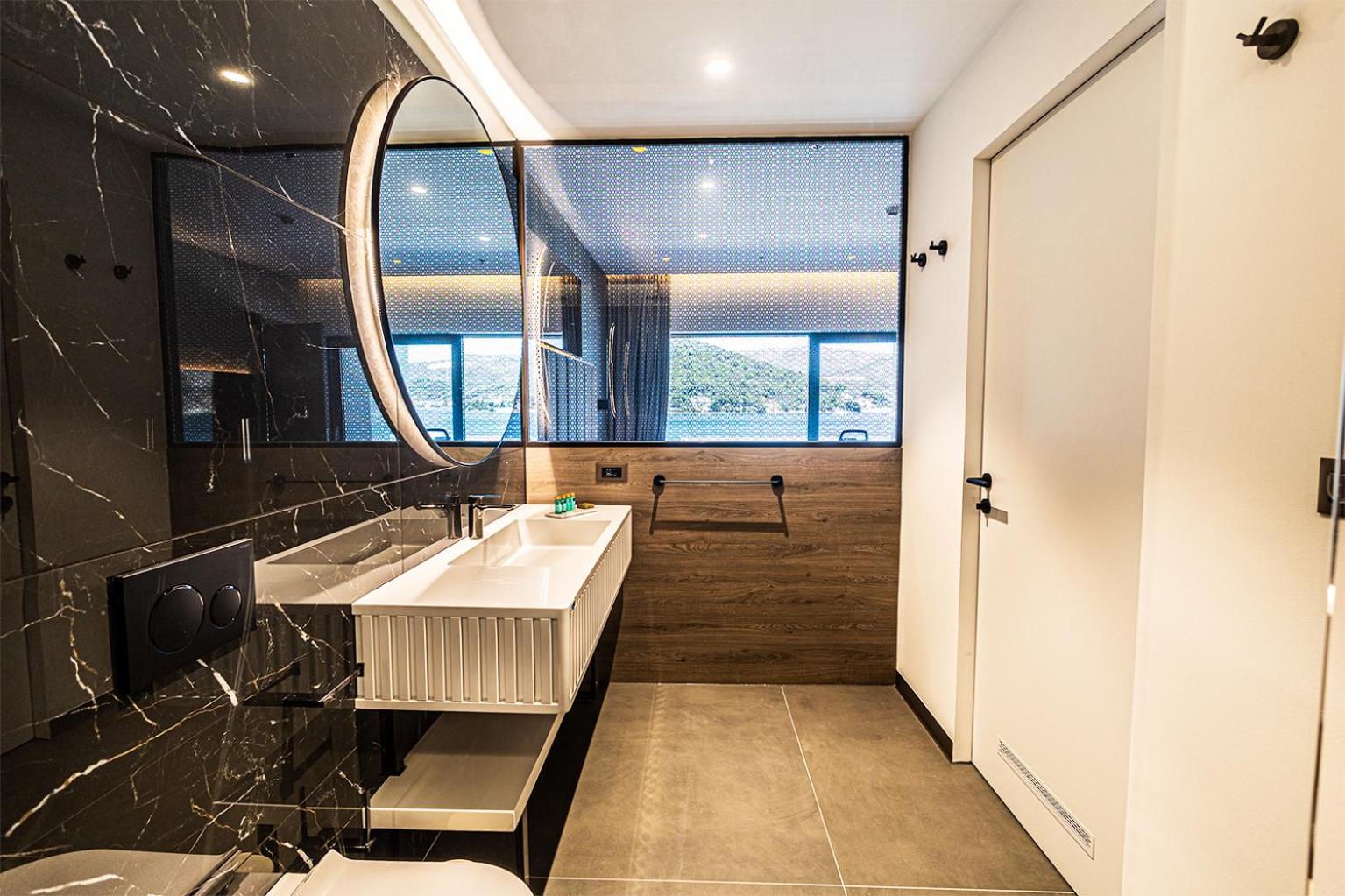 Superior Double or Twin Room with Sea View - Photo 5
