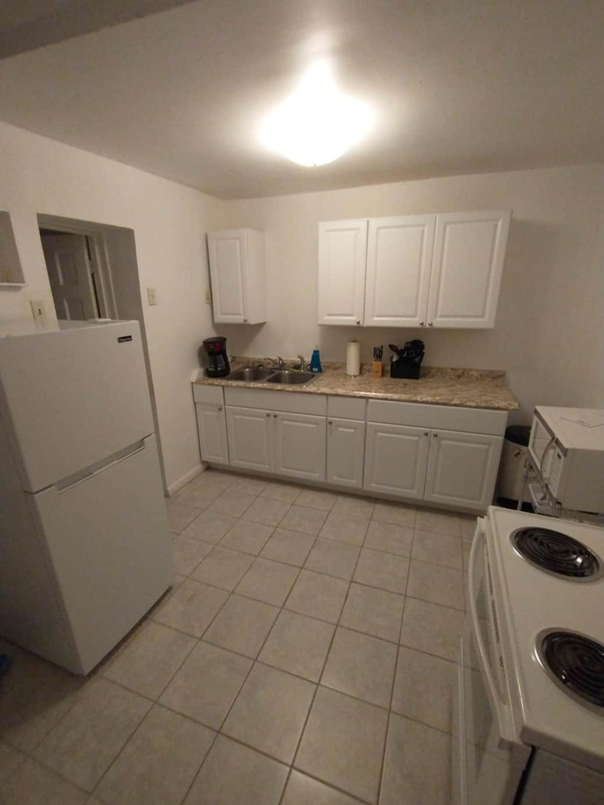 Van Zant House Annex - Photo 3