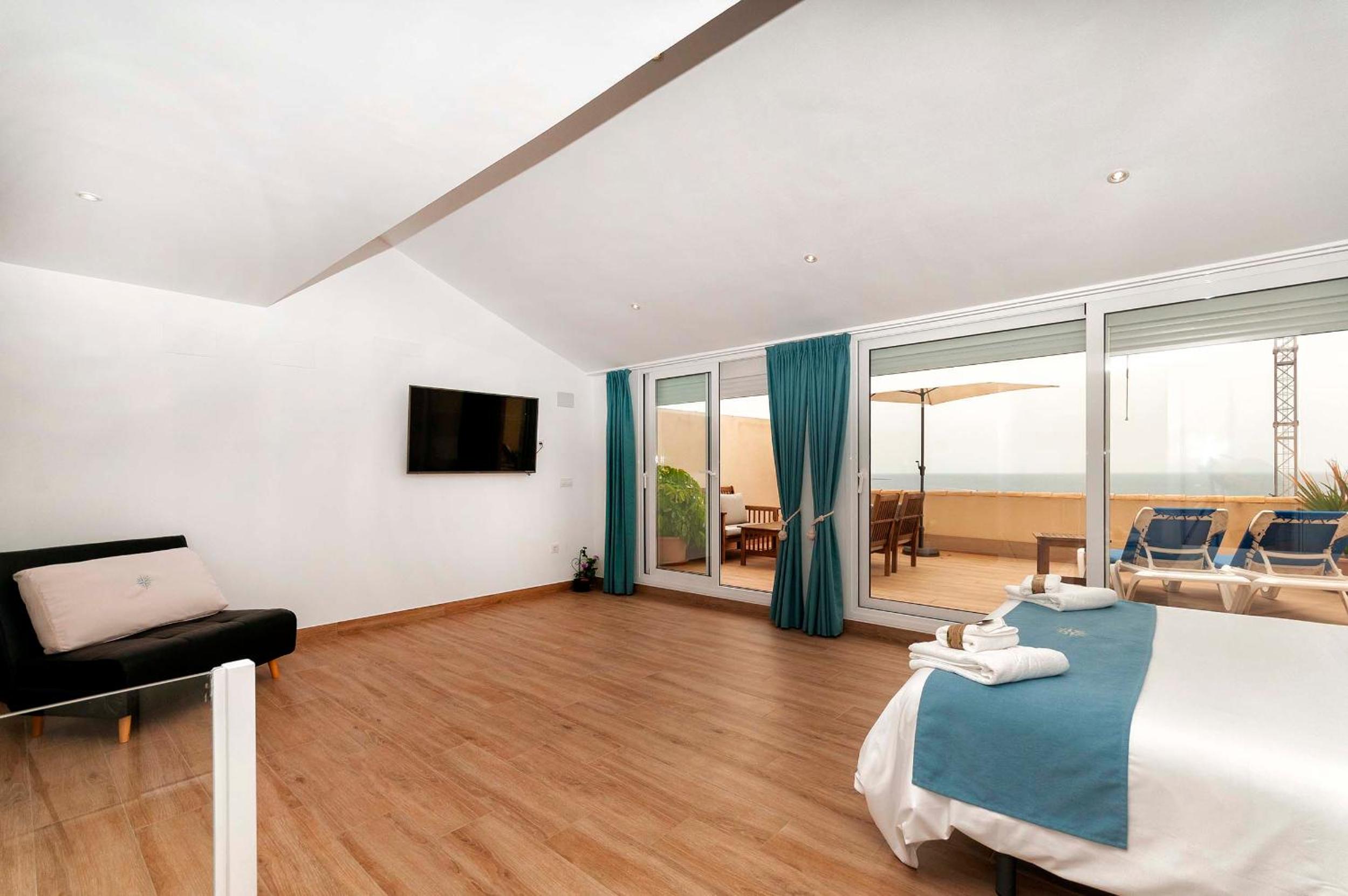 Penthouse Apartment with Sea View photo 2