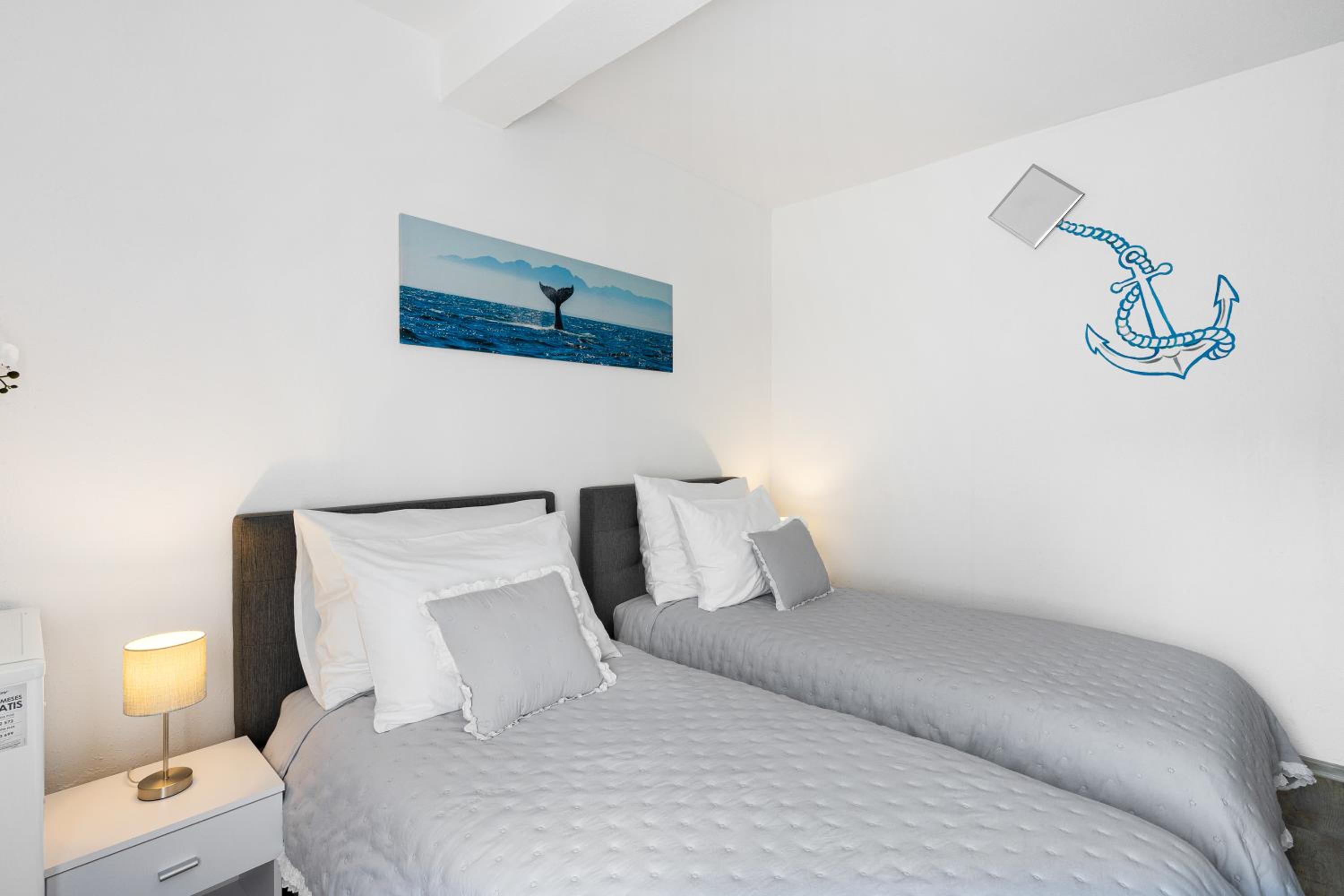 Standard Twin Room - Photo 3
