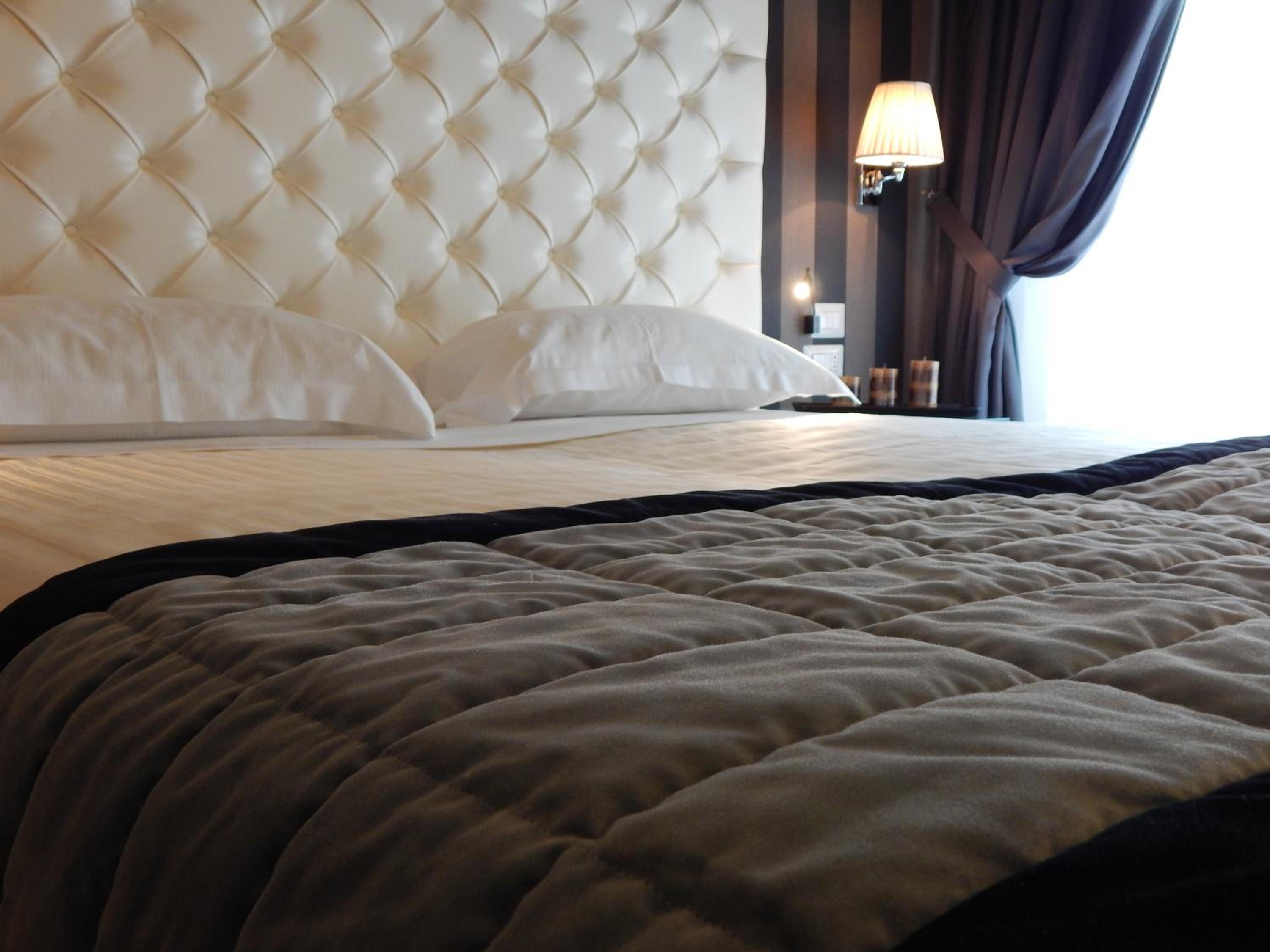 Double or Twin Room - Photo 5
