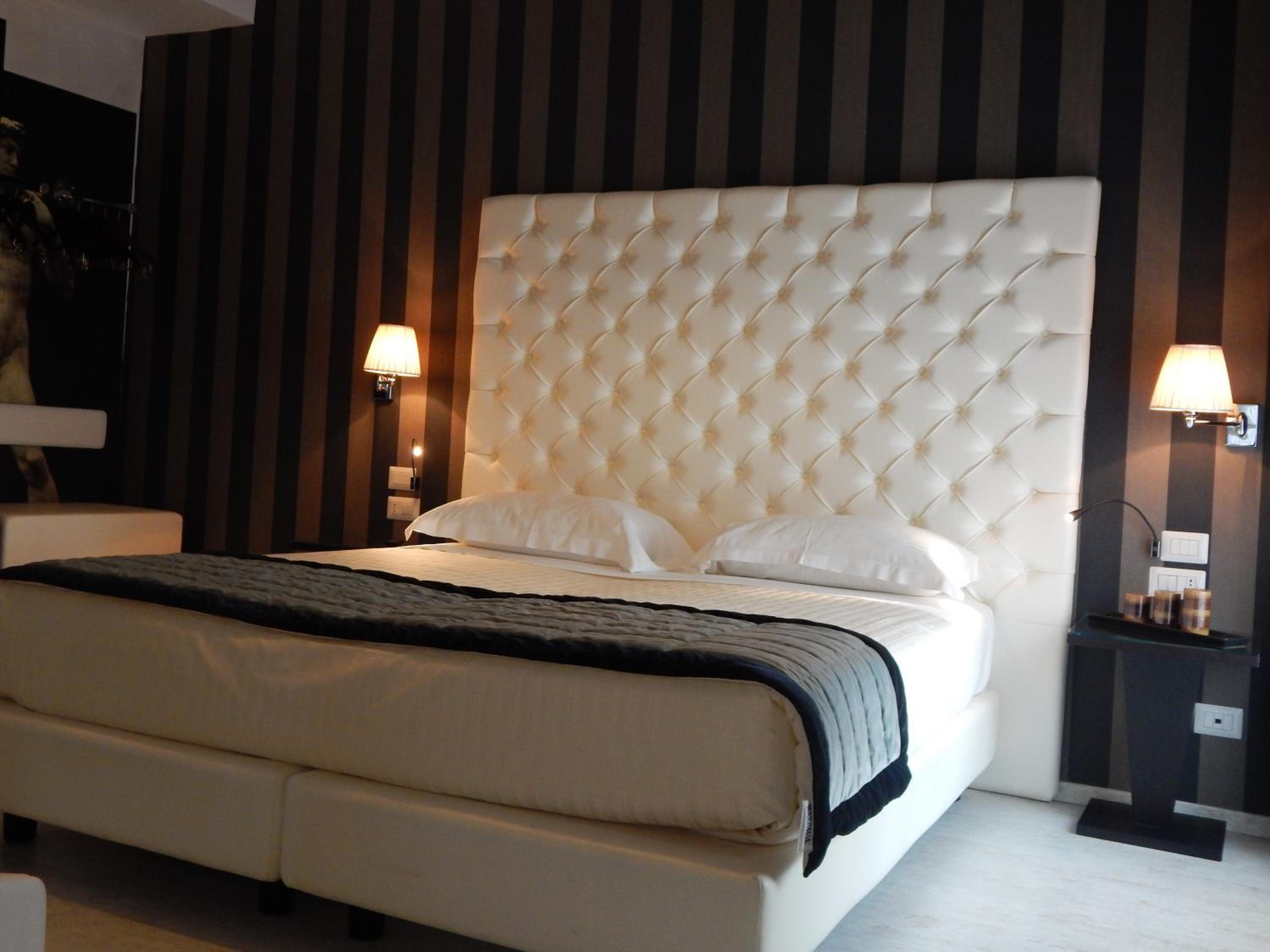 Double or Twin Room - Photo 8