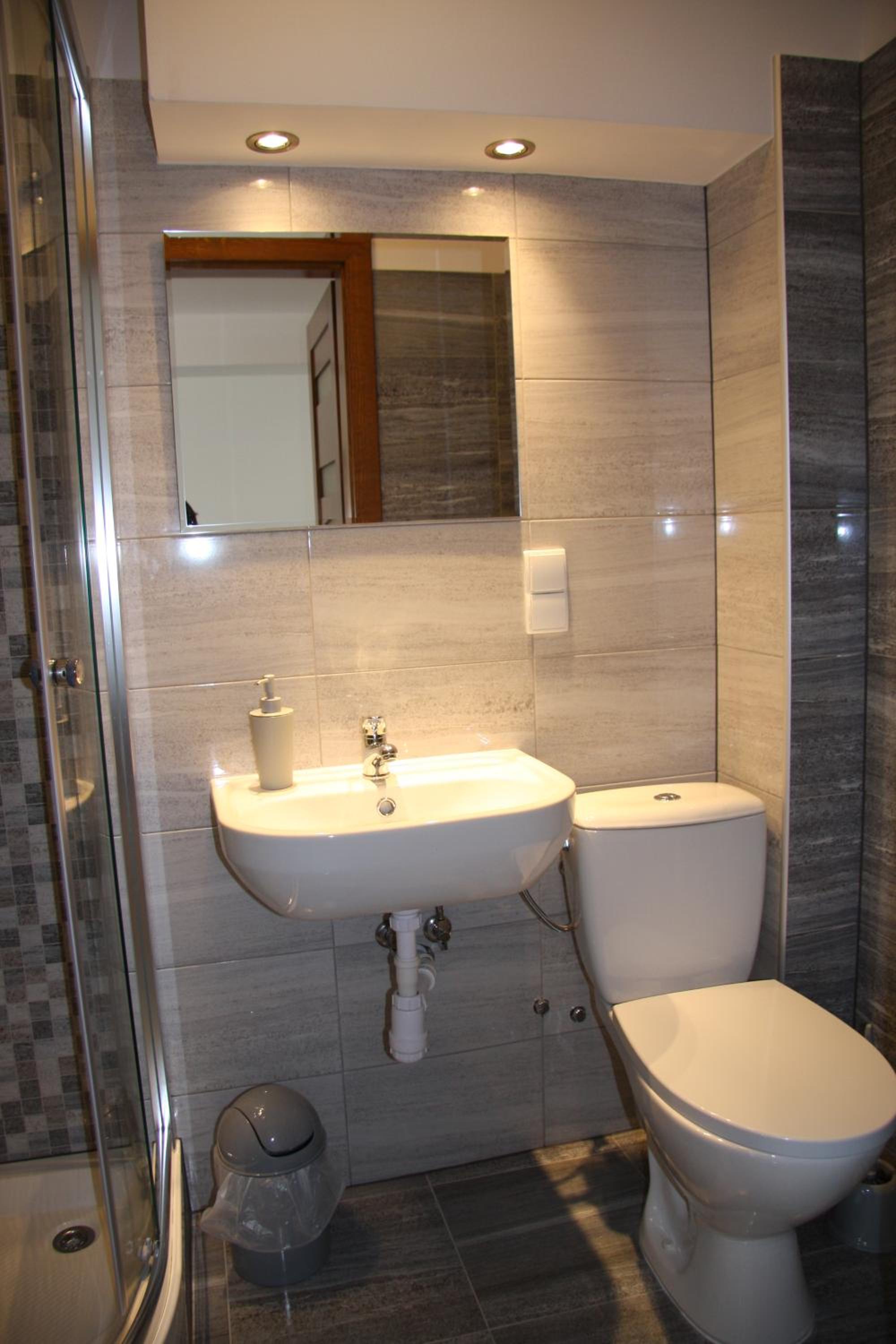 Triple Room with Bathroom - Photo 8