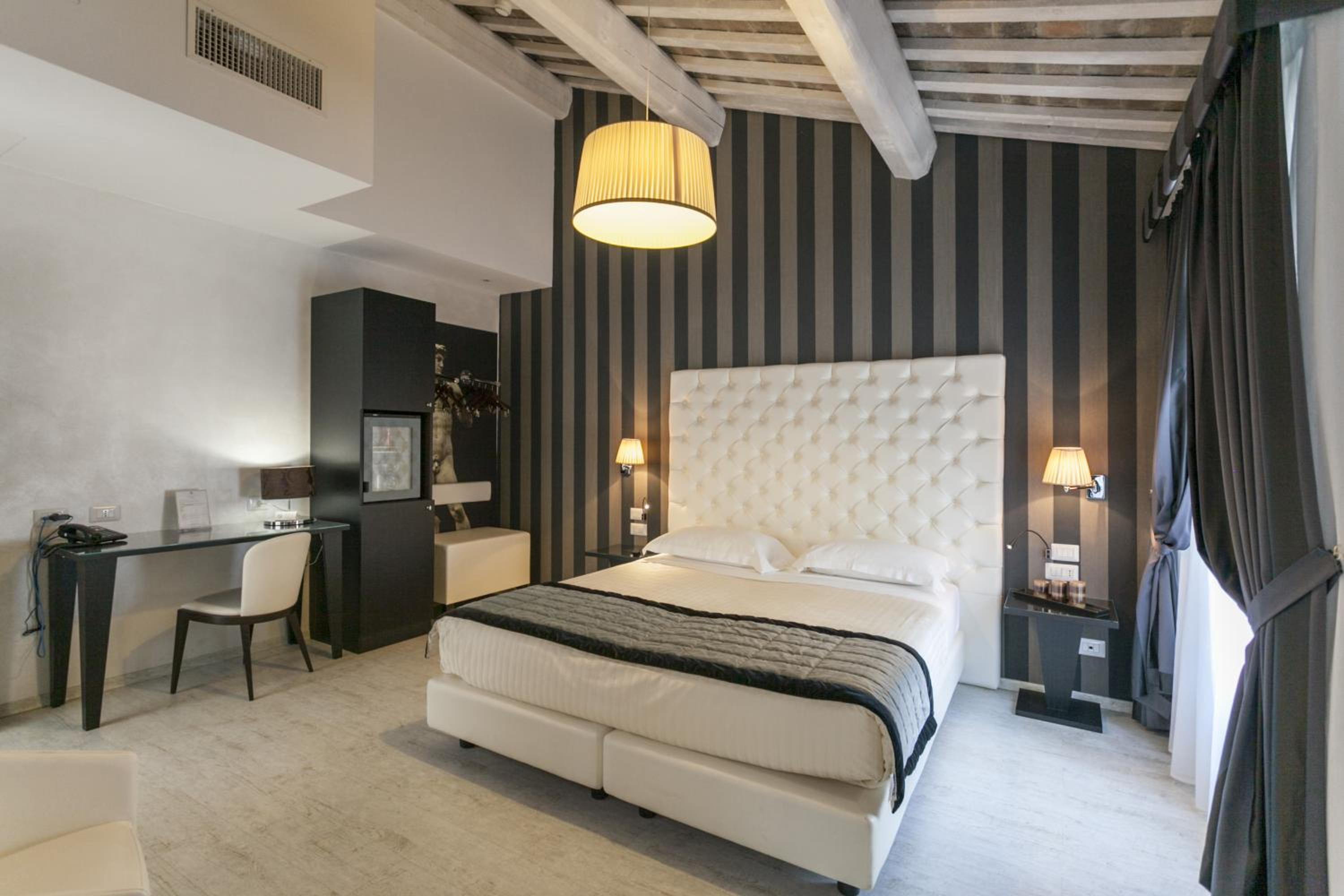 Double or Twin Room - Photo 1