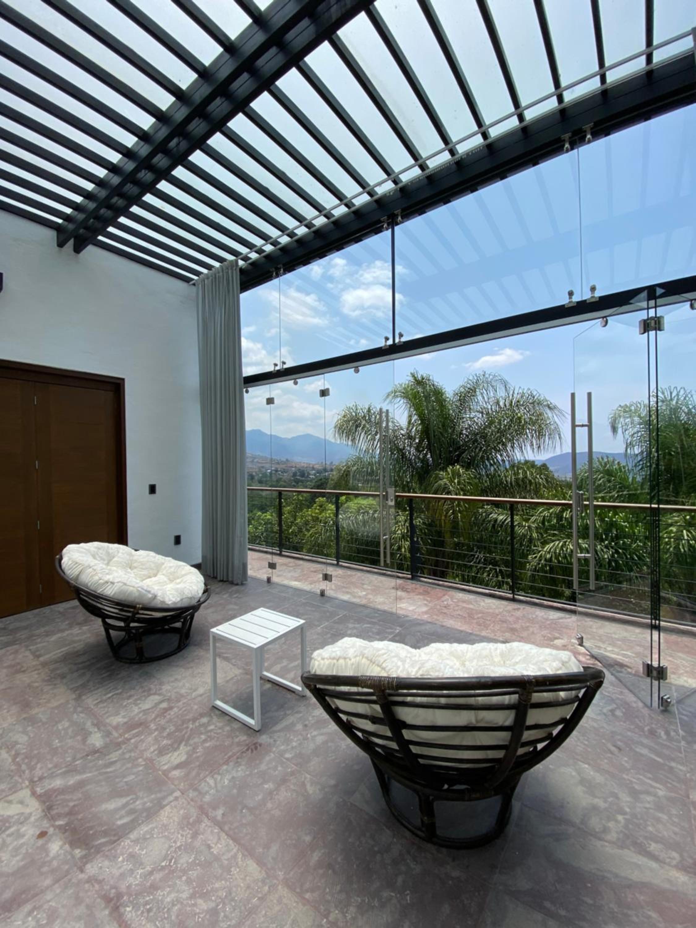 Villa photo 2